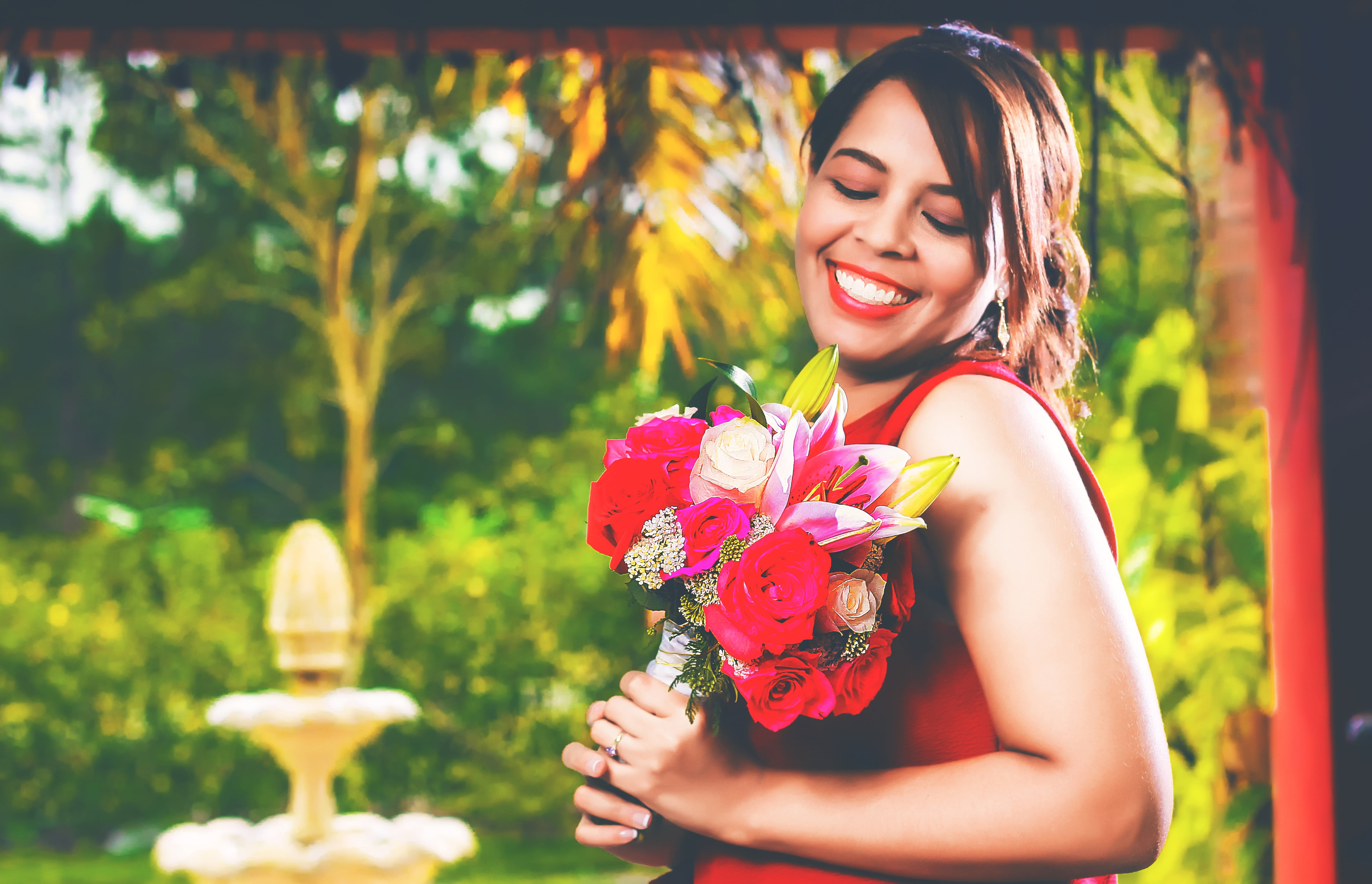 young adult, beautiful people, beautiful woman, married, adult, bride, springtime, beauty in nature, newlyweds, colonial zone, caucasian Ethnicity, holding, HD Wallpaper