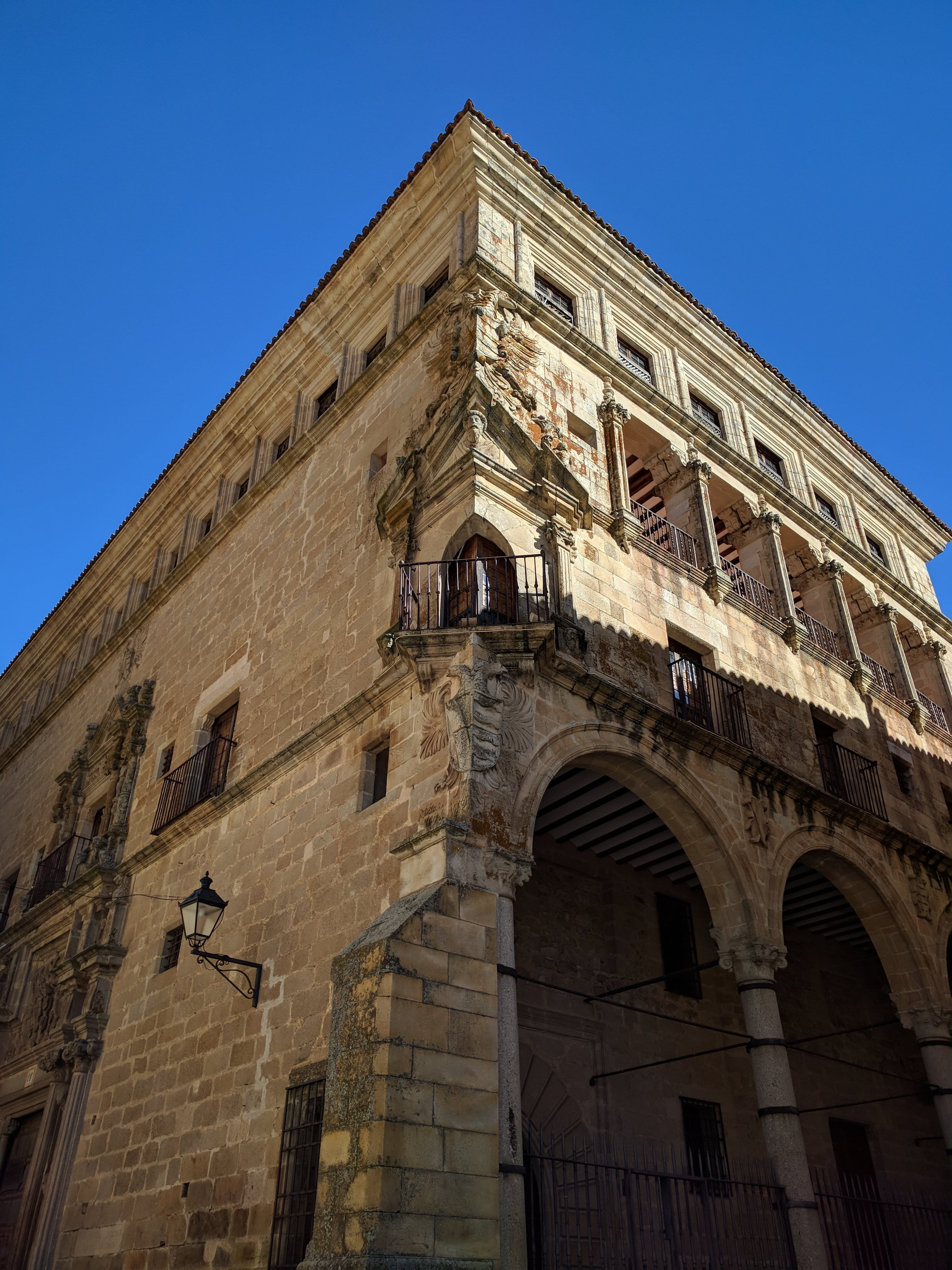 historia, turista, spain, the past, extremadura, belief, construcción, forest, building exterior, no people, arch, sky, built structure, spirituality, outdoors, Phone HD Wallpaper