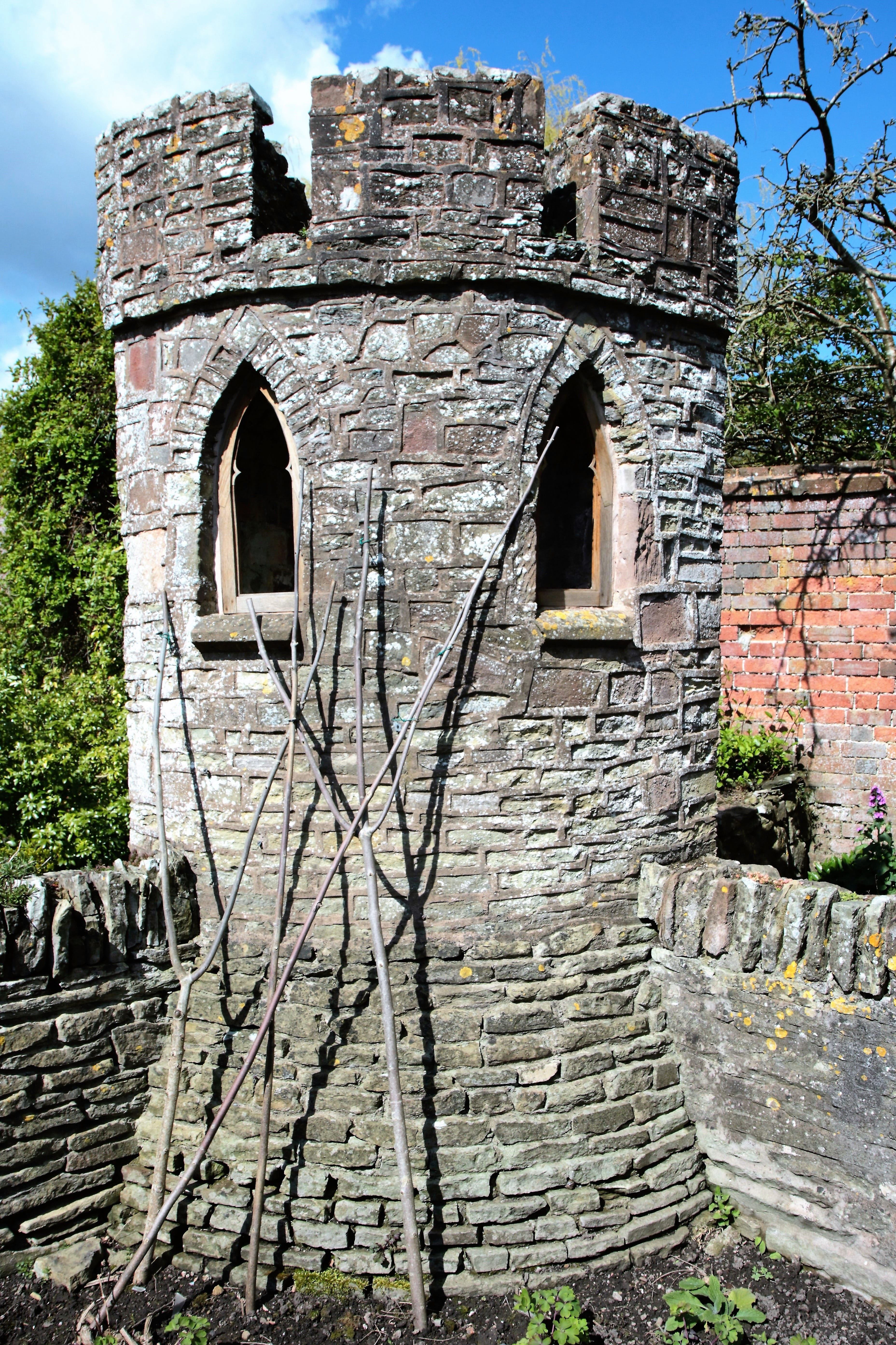 low angle view, garden turret, plant, the past, brick, built structure, fortress, old ruin, ruined, building exterior, 5K, uk, architecture, damaged, tourism, Phone HD Wallpaper