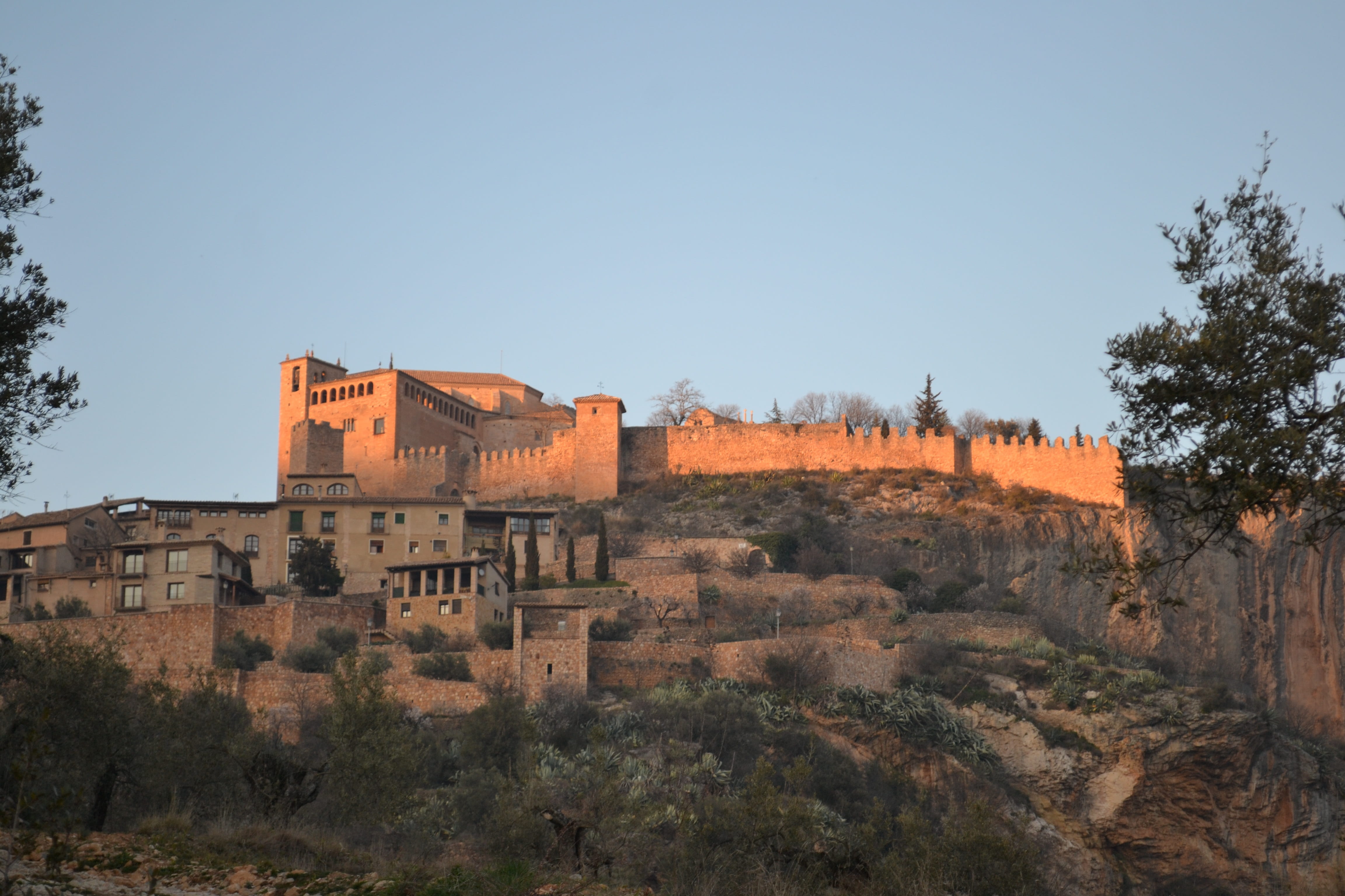 ancient, no people, fortified wall, outdoors, history, blue, huesca, fort, copy space, travel destinations, architecture, building exterior, old, sky, built structure, HD Wallpaper