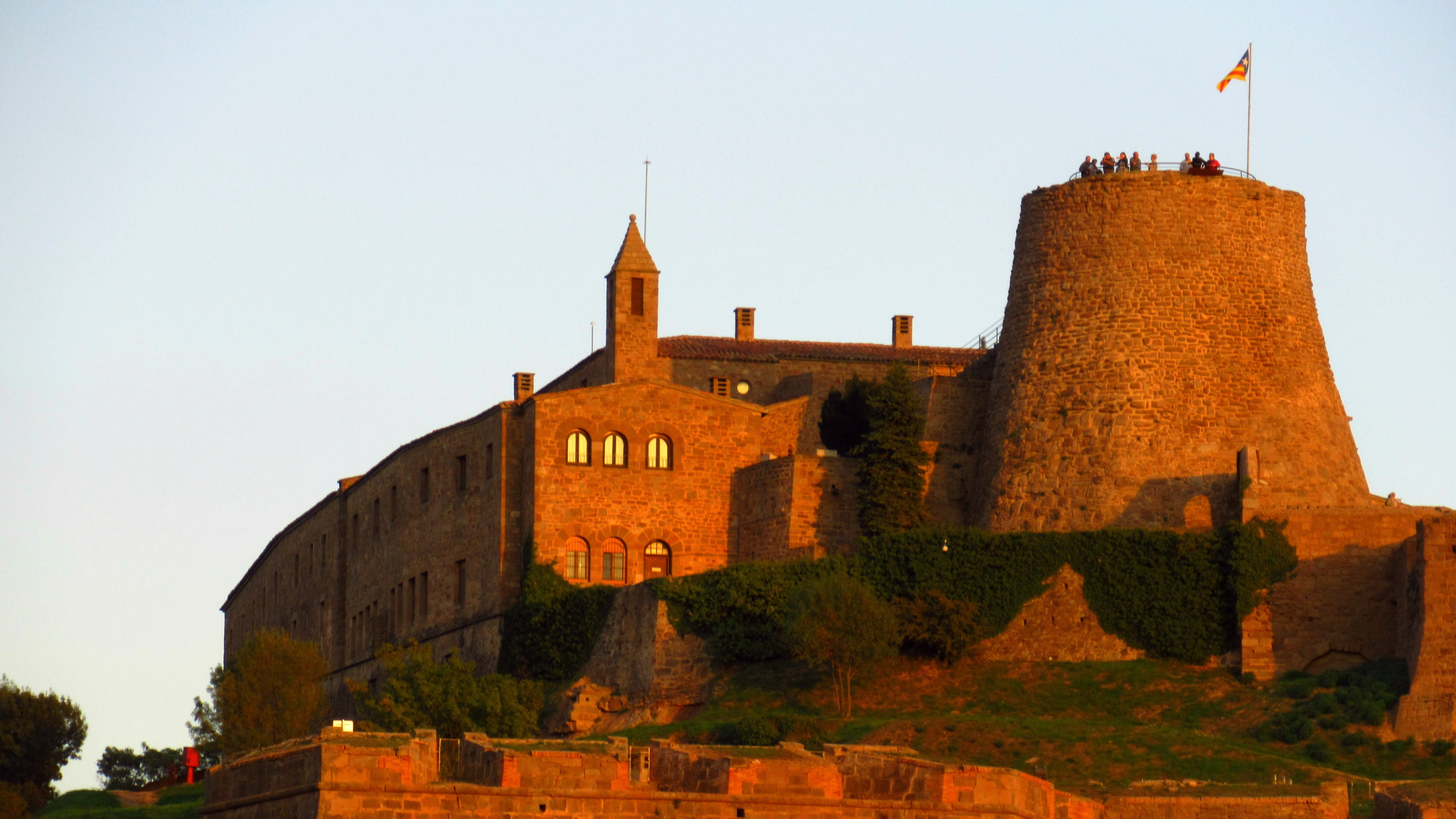 europe, fortification, parador, old, building exterior, architecture, nature, historic, travel, monument, catalonia, travel destinations, clear sky, history, HD Wallpaper