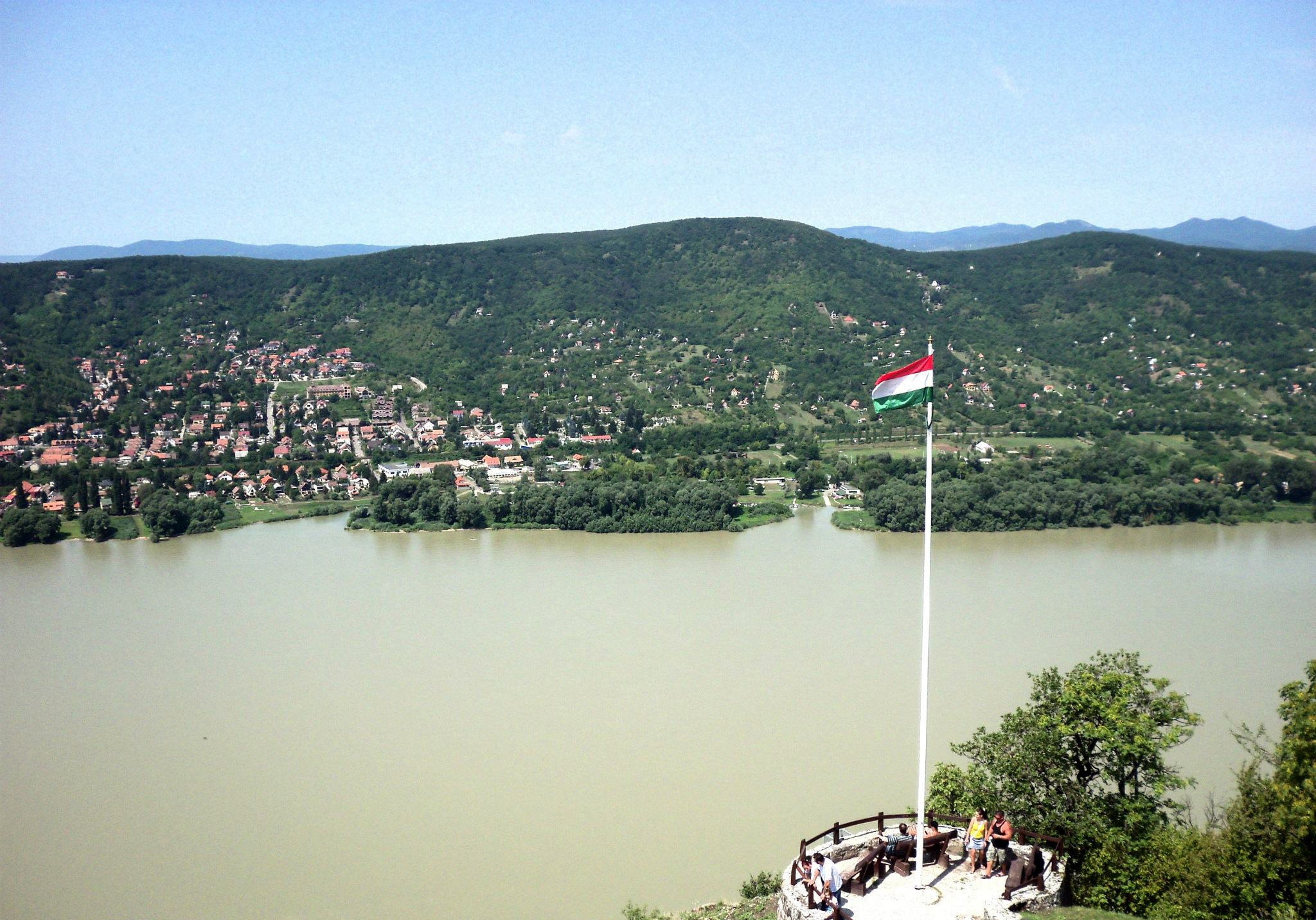 mountain, beauty in nature, river, patriotism, plant, 1080P, nature, no people, architecture, national icon, day, outdoors, flag, sky, lake, independence, HD Wallpaper