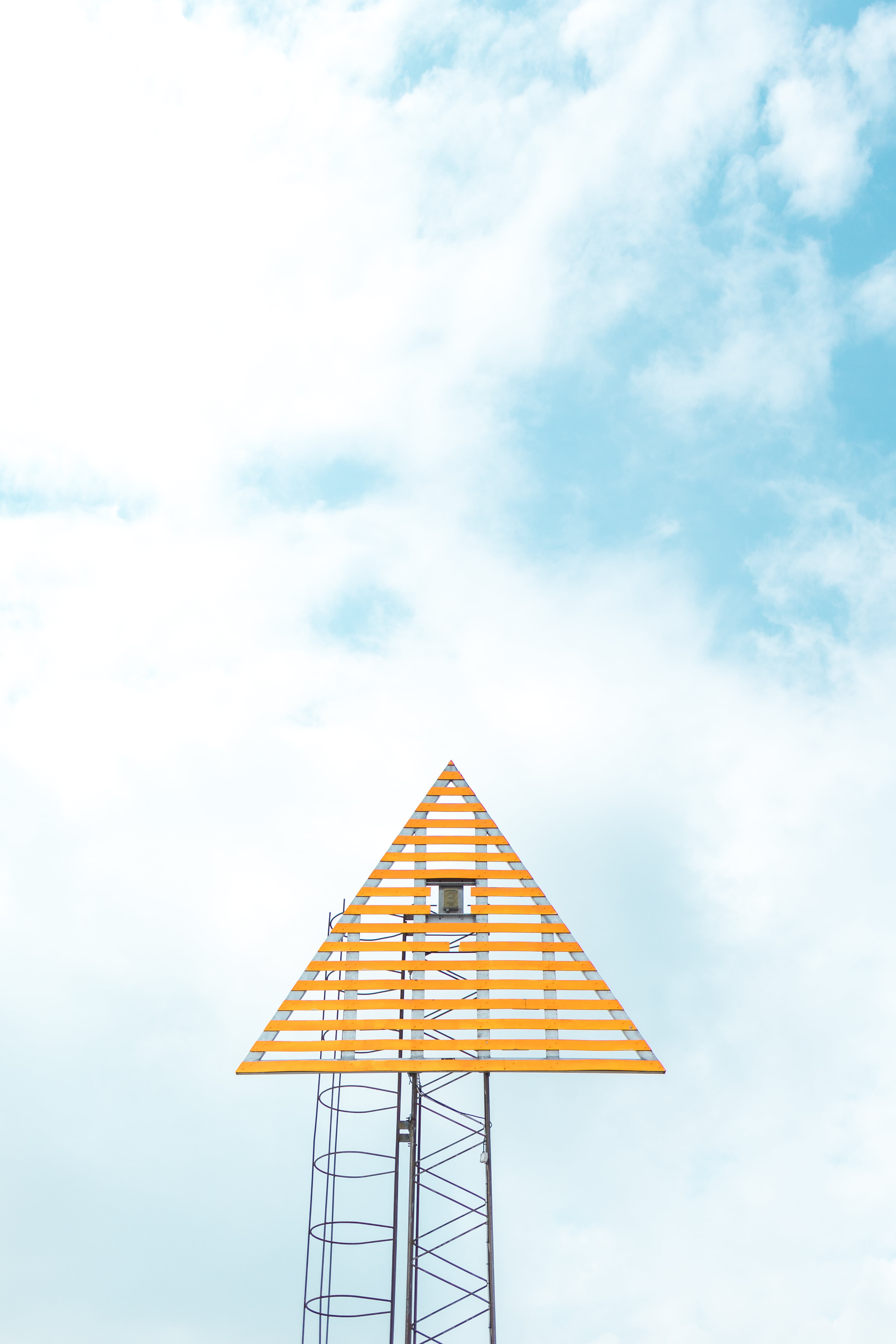 cloudy, built structure, triangular, camera, day, road Sign, beauty in nature, building exterior, pyramid, low angle view, protection, architecture, nature, Phone HD Wallpaper