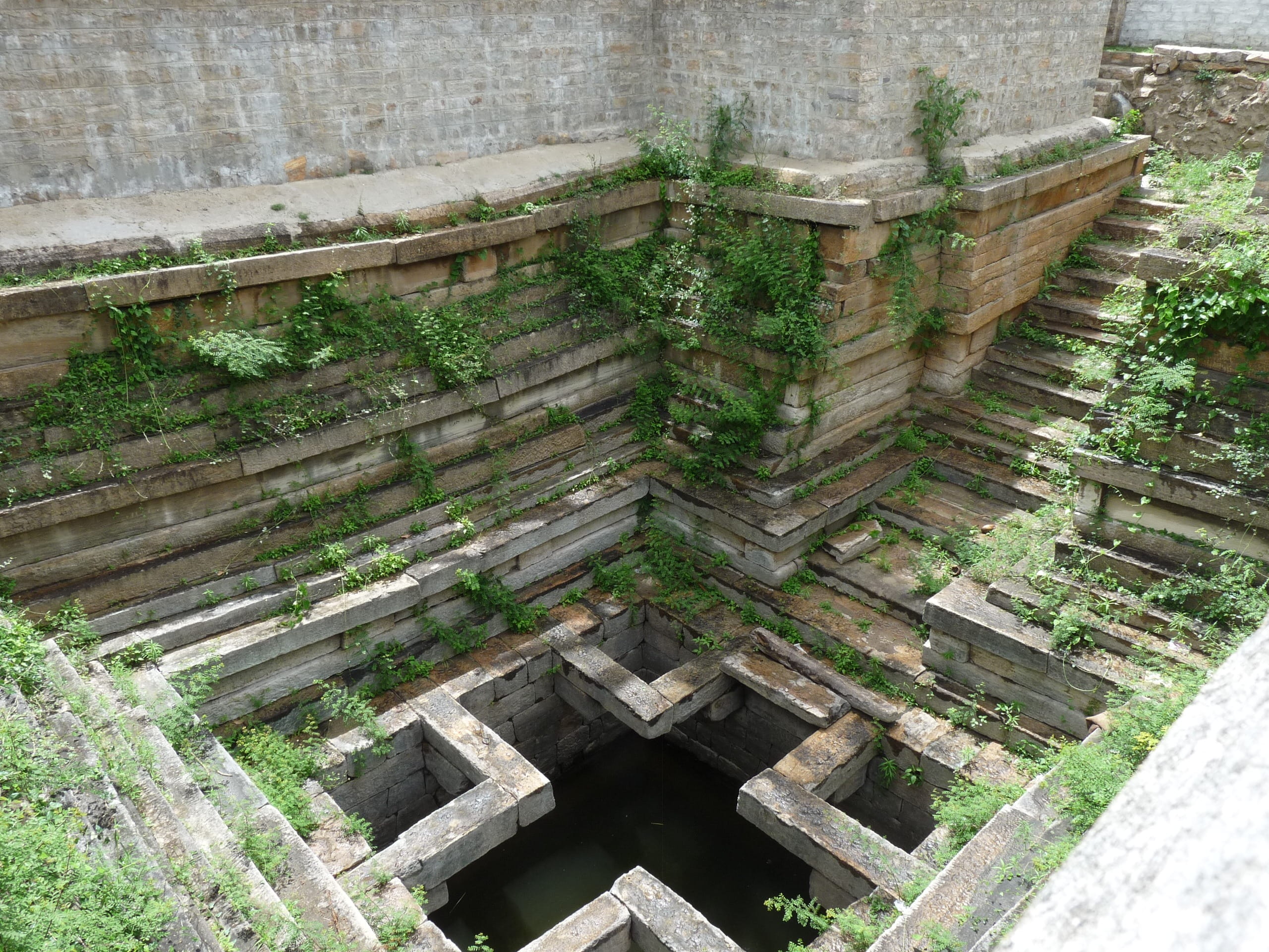 outdoors, no people, steps well, asia, religious, plant, well water, ruined, Temple Tank, overgrown, 2K, landmark, stone, religion, architecture, tank, HD Wallpaper