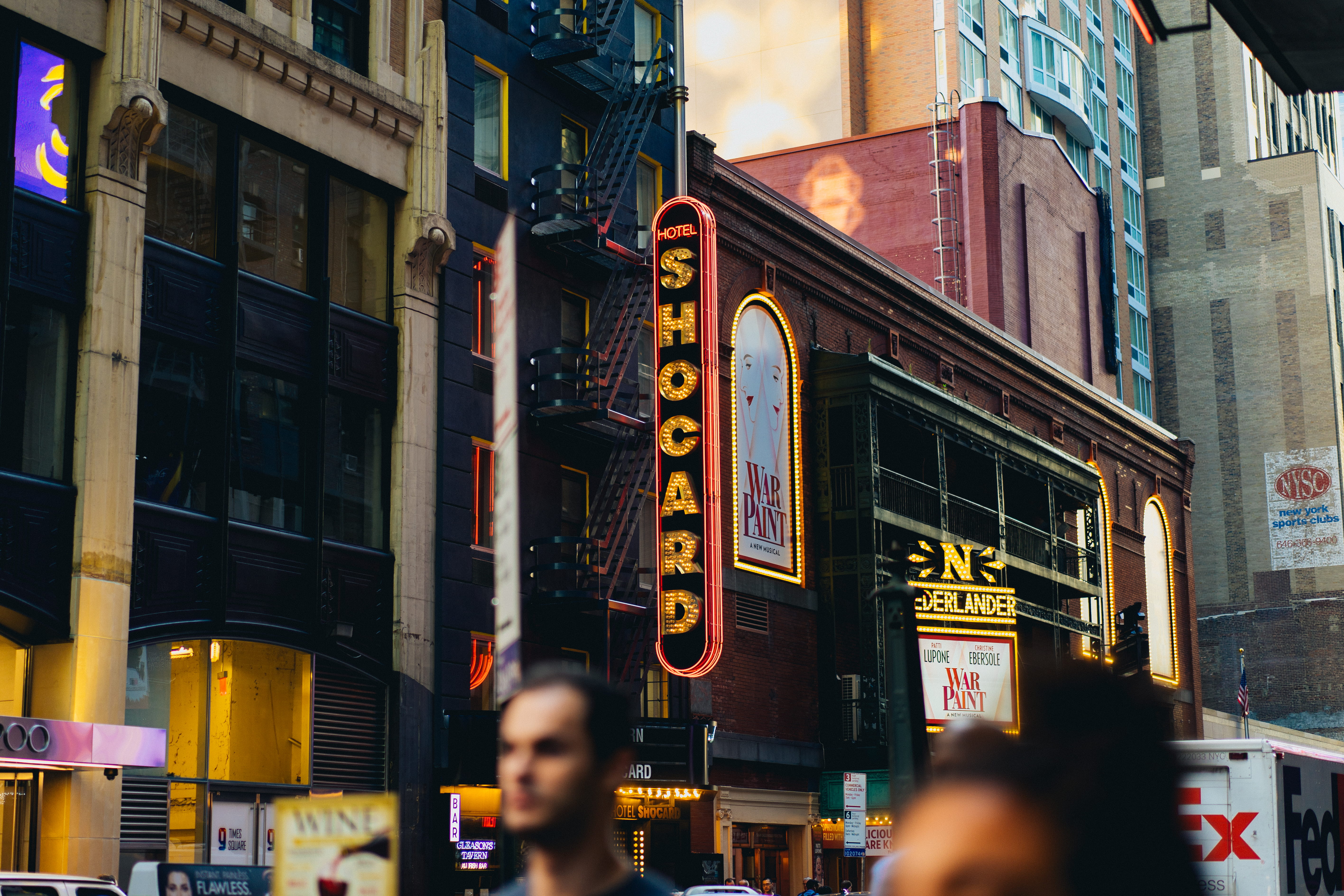 urban, architecture, theater, real people, walking, shop, built structure, beside, building exterior, downtown, city, hotel, street, along, daytime, incidental people, HD Wallpaper