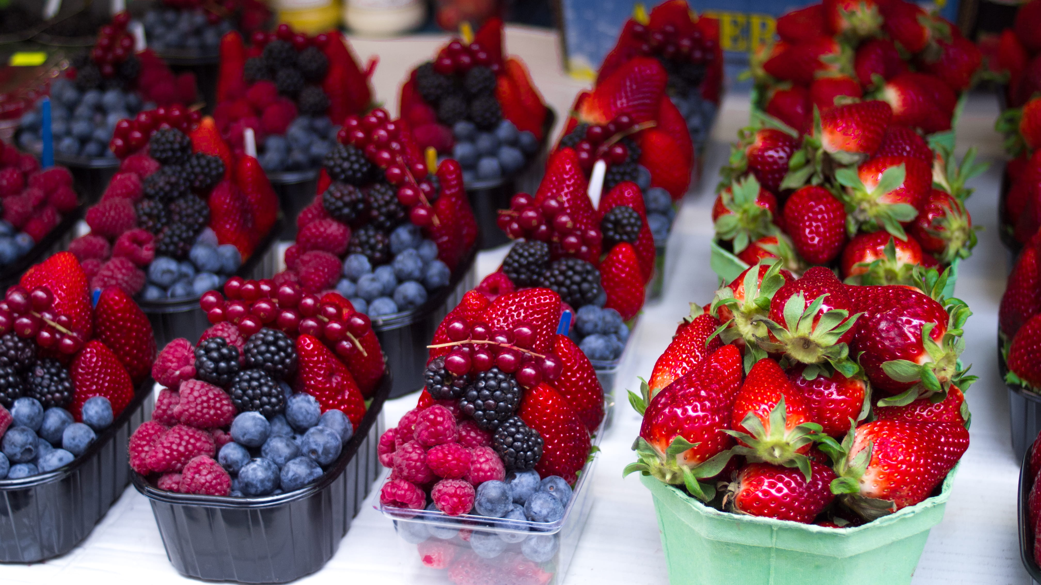 meal, praga, winter, healthy eating, for sale, retail, focus on foreground, food, health, fruits, retail display, eat, wellbeing, nature, freshness, HD Wallpaper