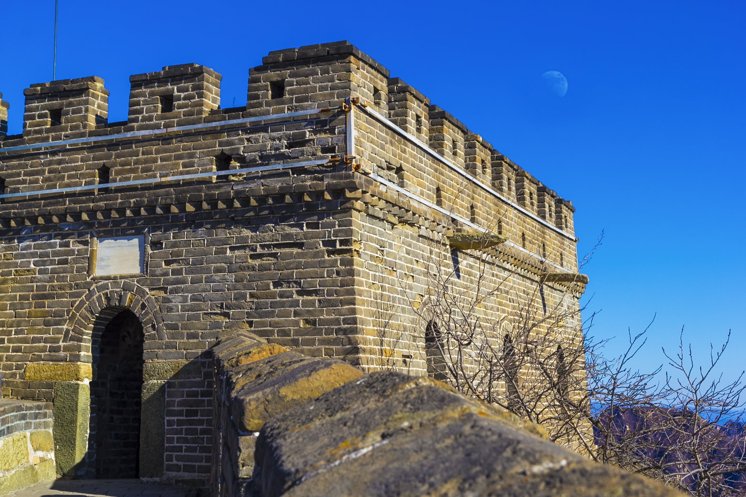 outdoors, the great wall, sky, the past, building exterior, china, day, the scenery, beijing, travel destinations, winter, tourism, the city walls, moon, HD Wallpaper