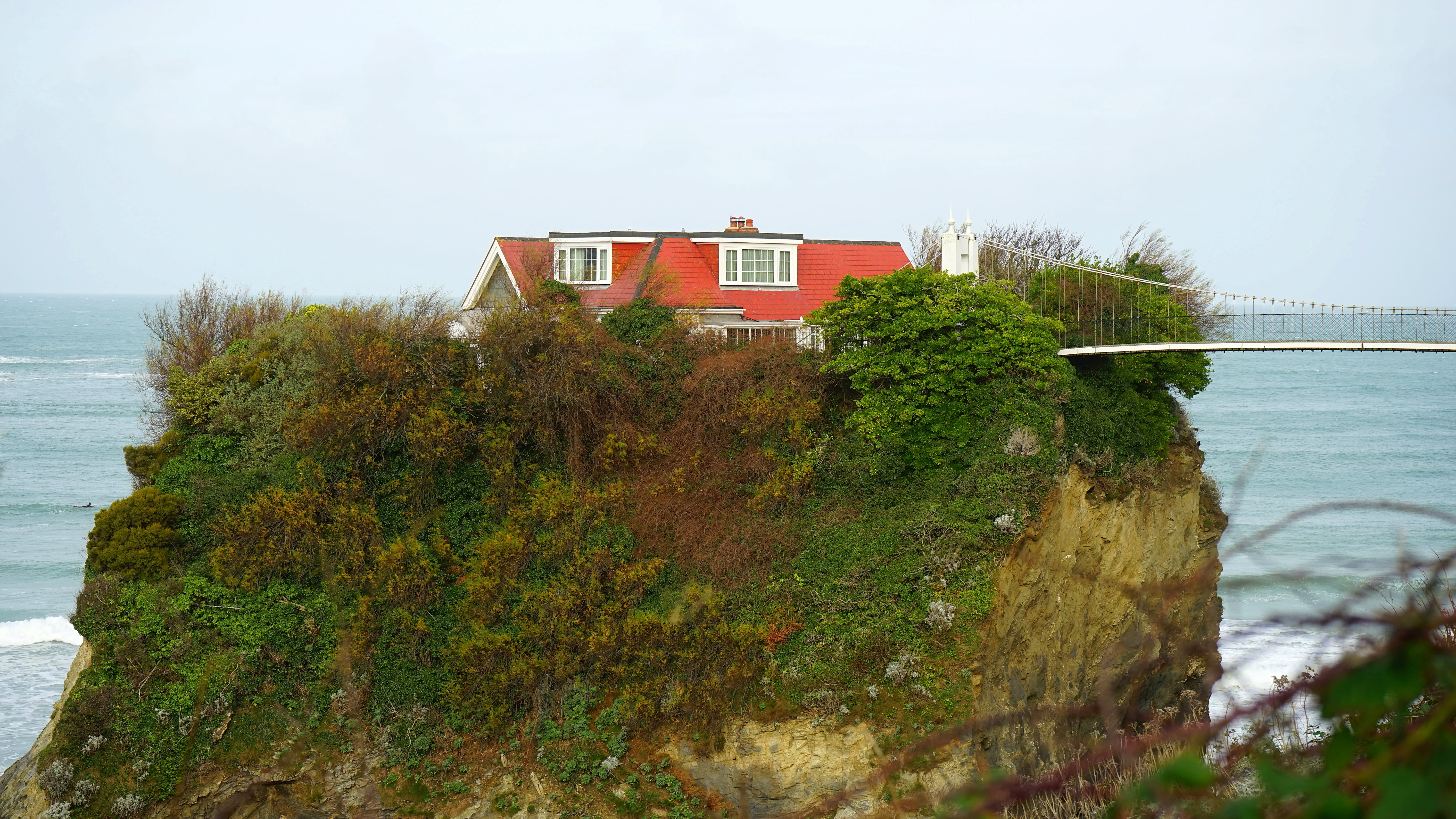 scenics - nature, 5K, famous, window, beach, built structure, private, architecture, tree, beauty in nature, exterior, luxury, rock, ocean, coastline, HD Wallpaper