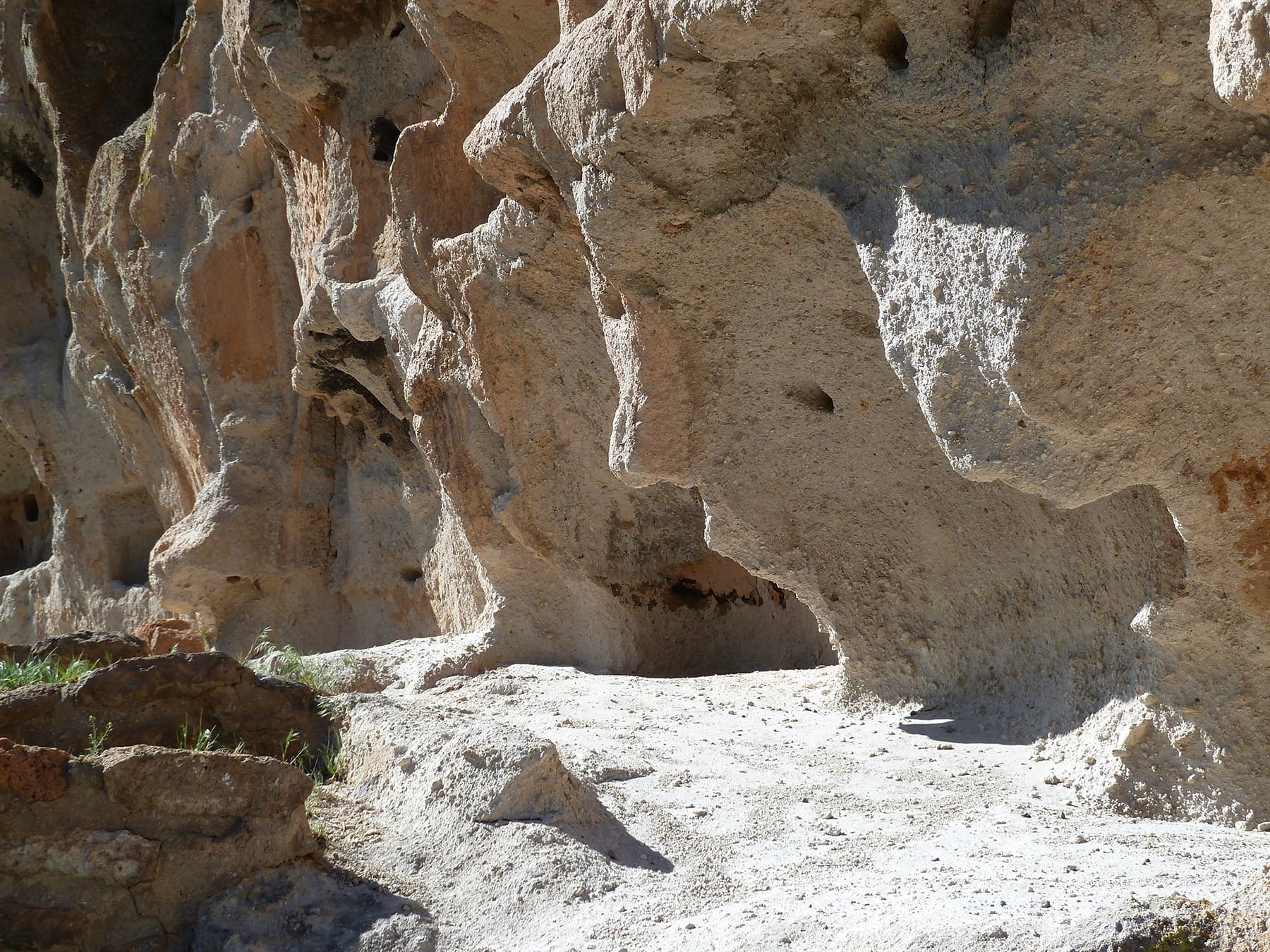 architecture, cave, ancient civilization, eroded, heritage, rock - object, scenery, cliff, outdoors, native, non-urban scene, new mexico, sunlight, tourist attraction, HD Wallpaper