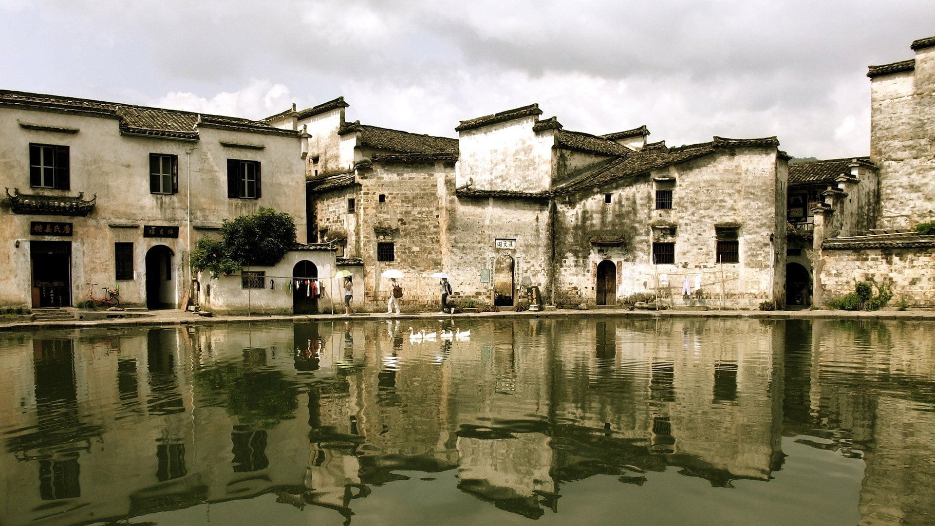 residential district, structure, exterior, outdoors, summer, tourist, tourism, lake, building, built structure, history, travel, stone, historic, architecture, HD Wallpaper