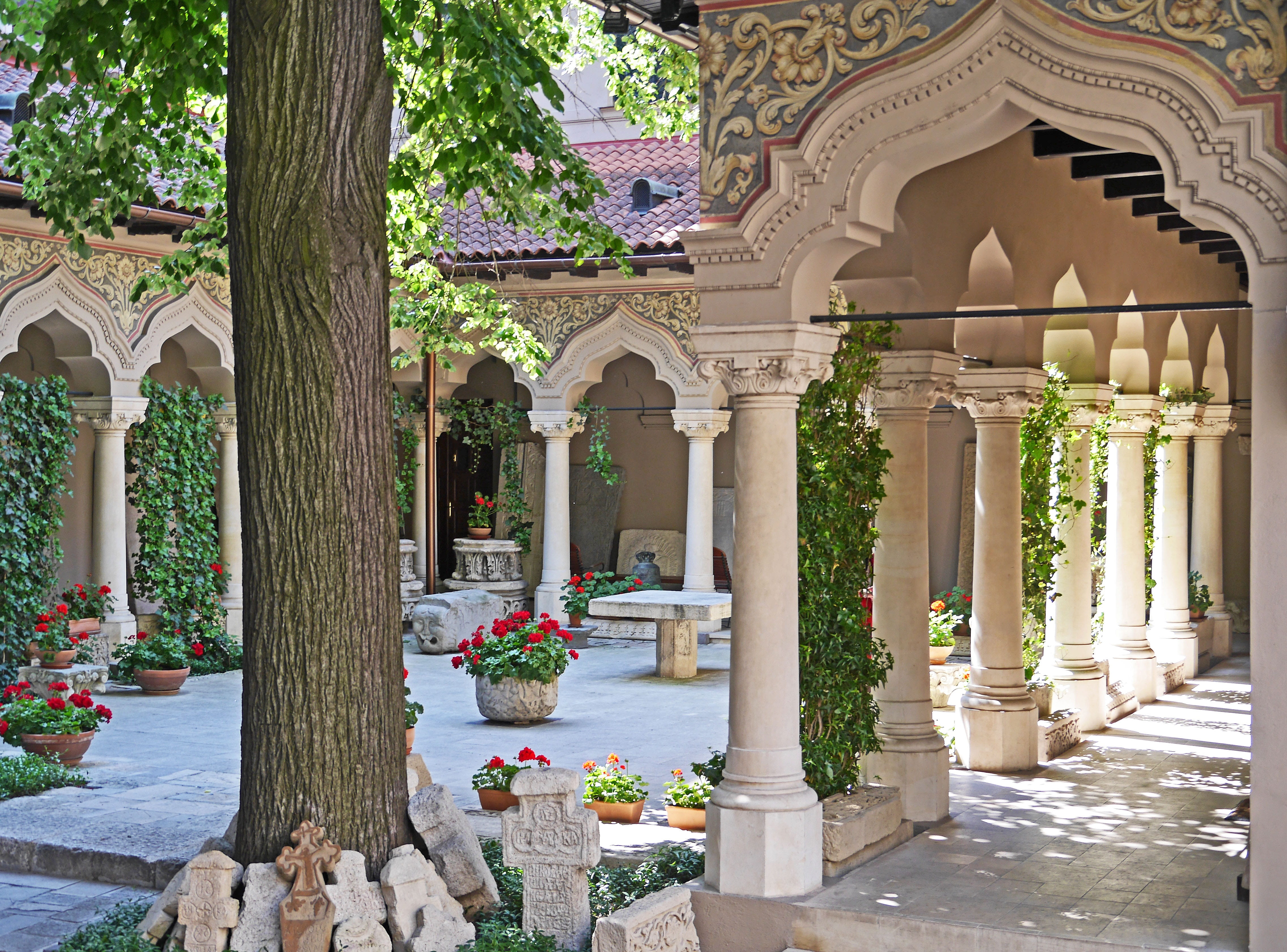 church, architectural column, courtyard, the past, places of interest, building, pillar, place of worship, nature, bucharest, water, romania, colonnade, HD Wallpaper