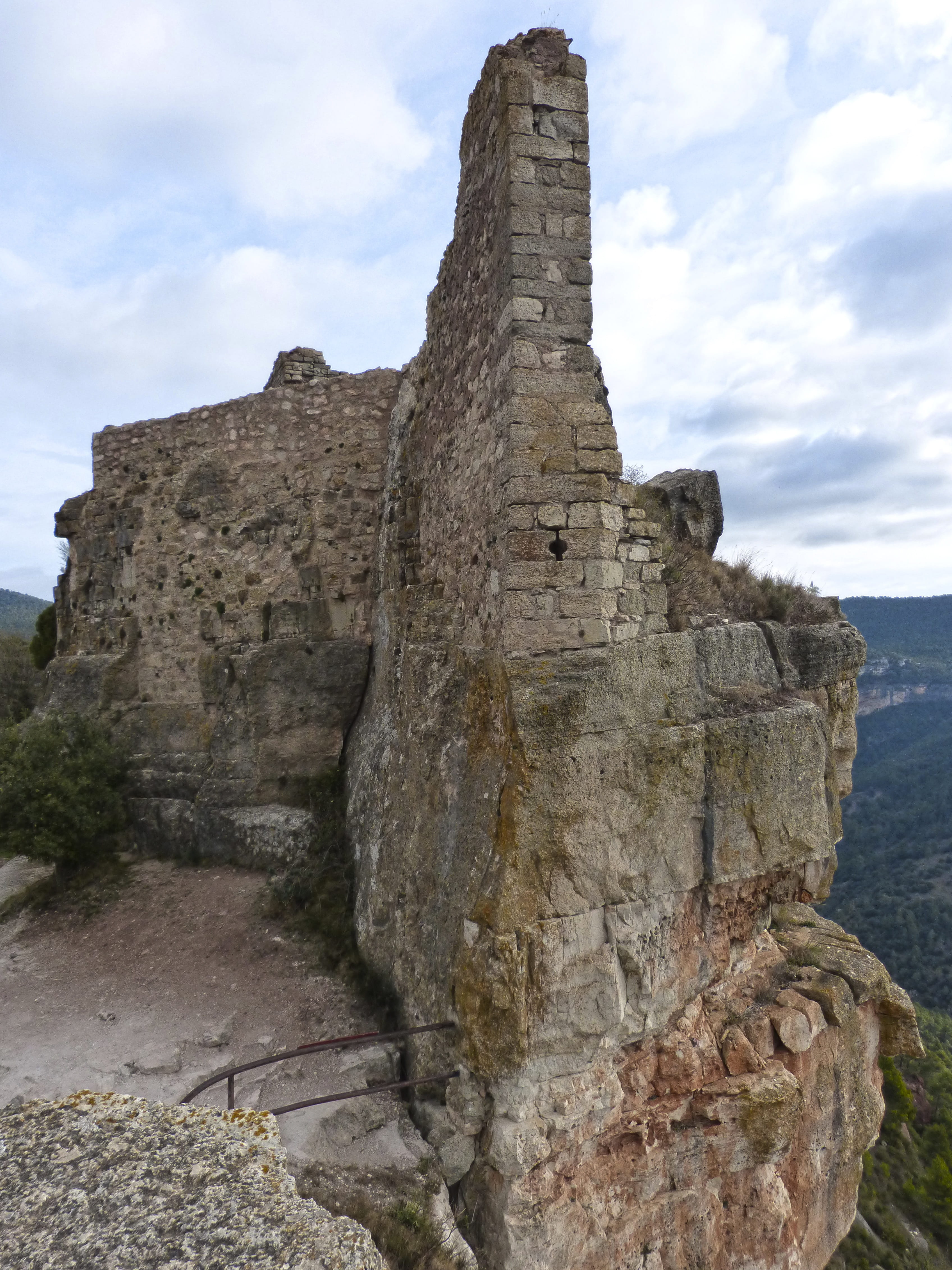 travel, nature, land, history, moorish castle, outdoors, eroded, scenics - nature, Ruins, water, 4K, Siurana, rock formation, stone material, day, solid, Phone HD Wallpaper