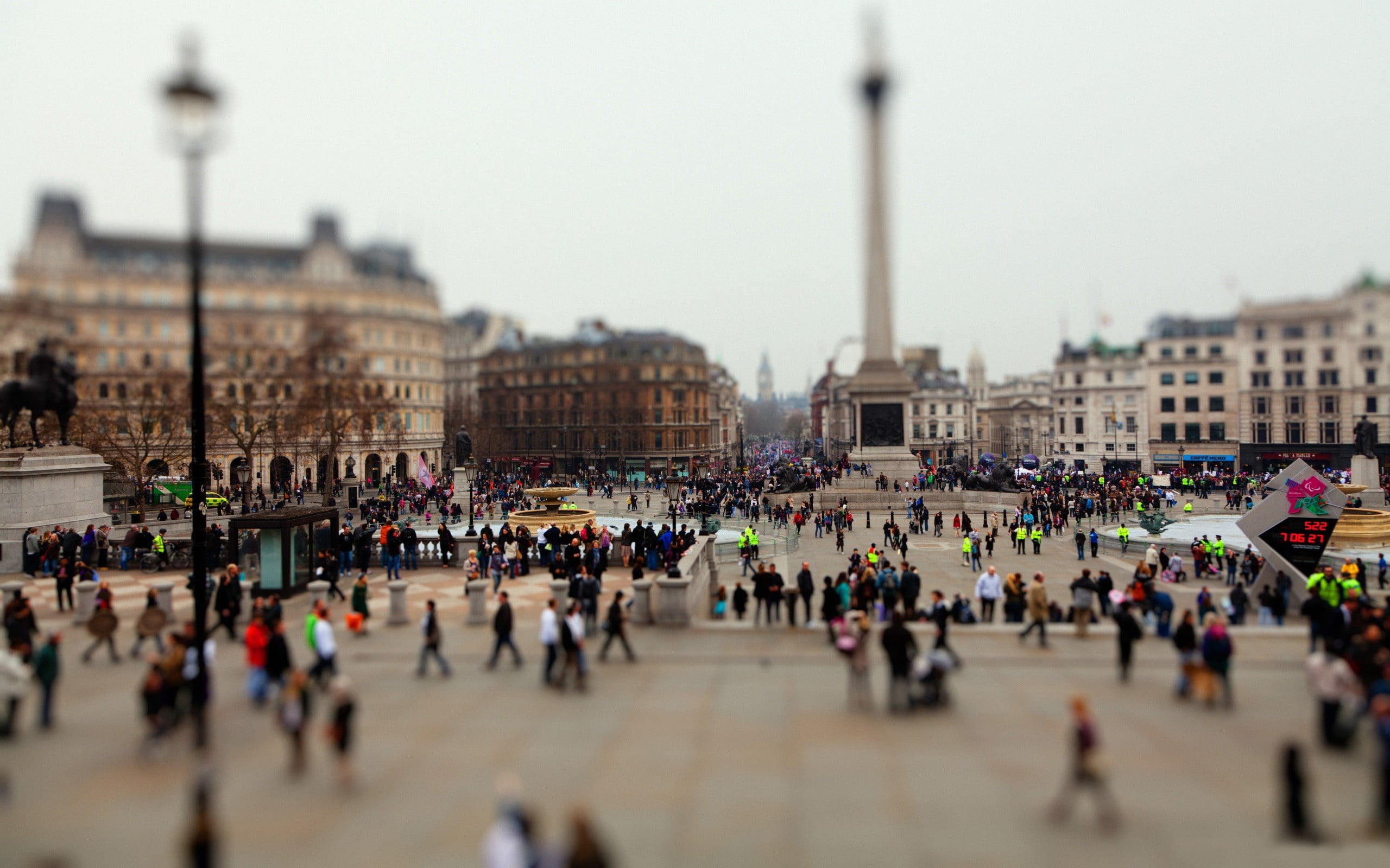 london - England, tourism, urban Scene, real people, street, outdoors, town Square, travel, lifestyles, men, white, large group of people, concrete, england, HD Wallpaper