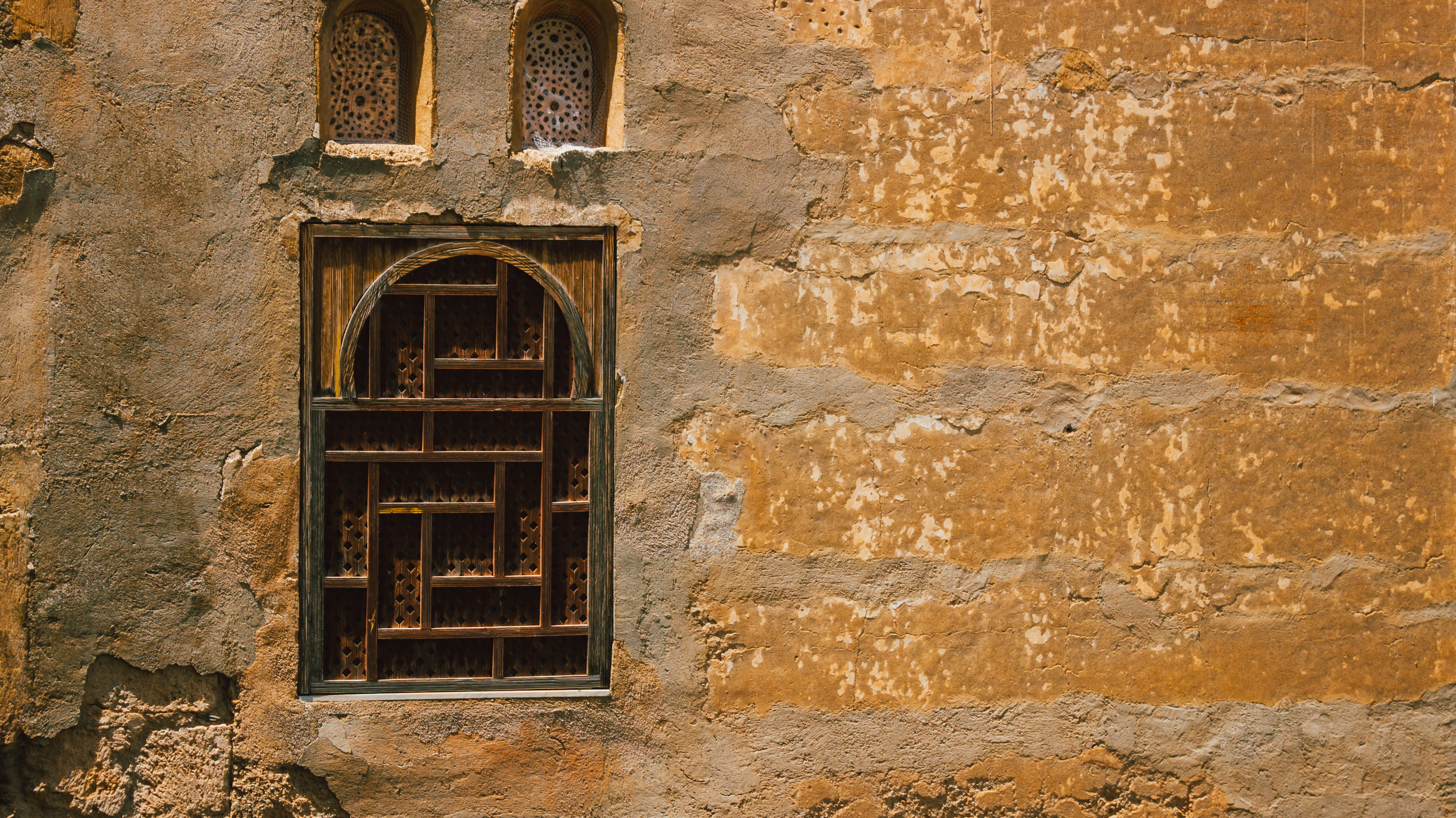 tourism, history, building exterior, wall, stone wall, weathered, outdoors, protection, orange, pattern, granada, spain, day, low angle view, window, alhambra - generalife 2, HD Wallpaper