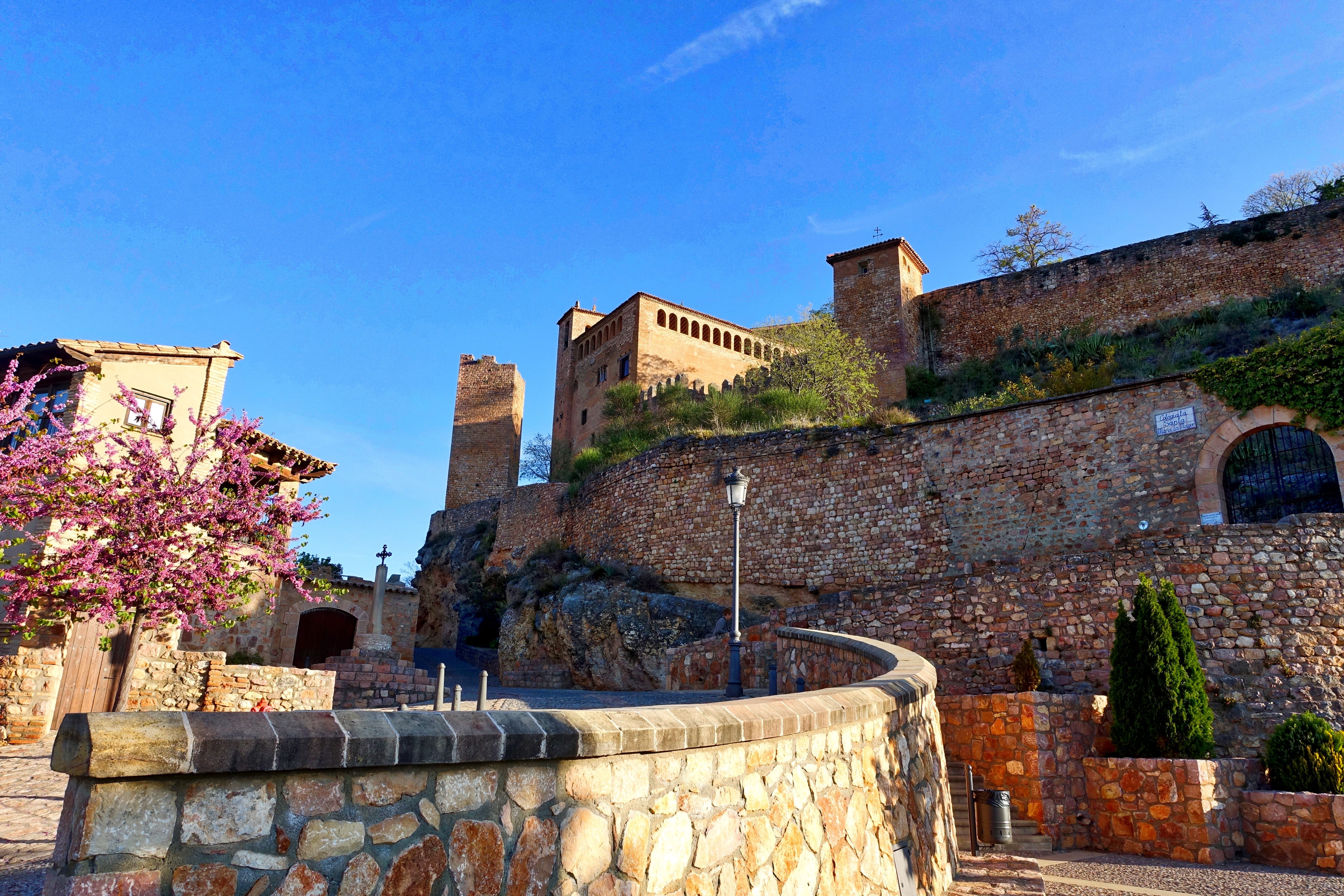 castle, the past, old, famous, view, city, wall - building feature, architecture, outdoors, surrounding wall, blue, building, built structure, stone wall, HD Wallpaper