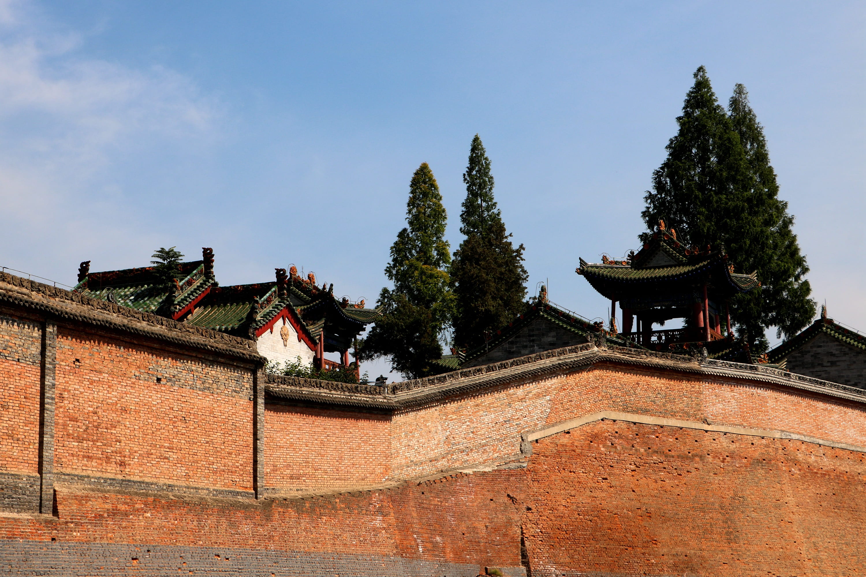 wall - building feature, museum, no people, built structure, spirituality, shaanxi, building, architecture, china, roof tile, building exterior, 2K, day, HD Wallpaper