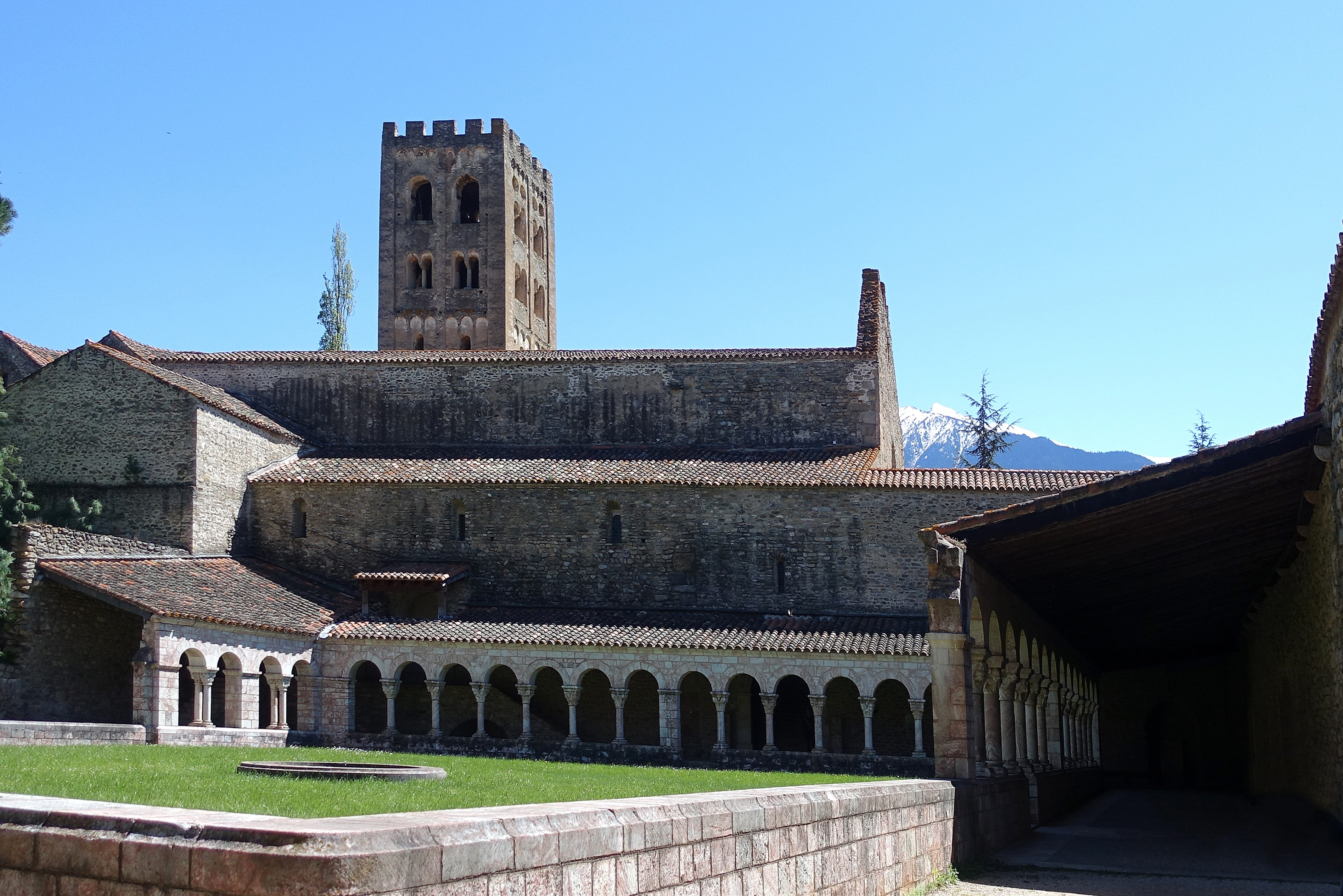 4K, building exterior, nature, 11th century, Pyrenees, saint-michel cuxa, France, clear sky, outdoors, history, travel destinations, old, place of worship, HD Wallpaper