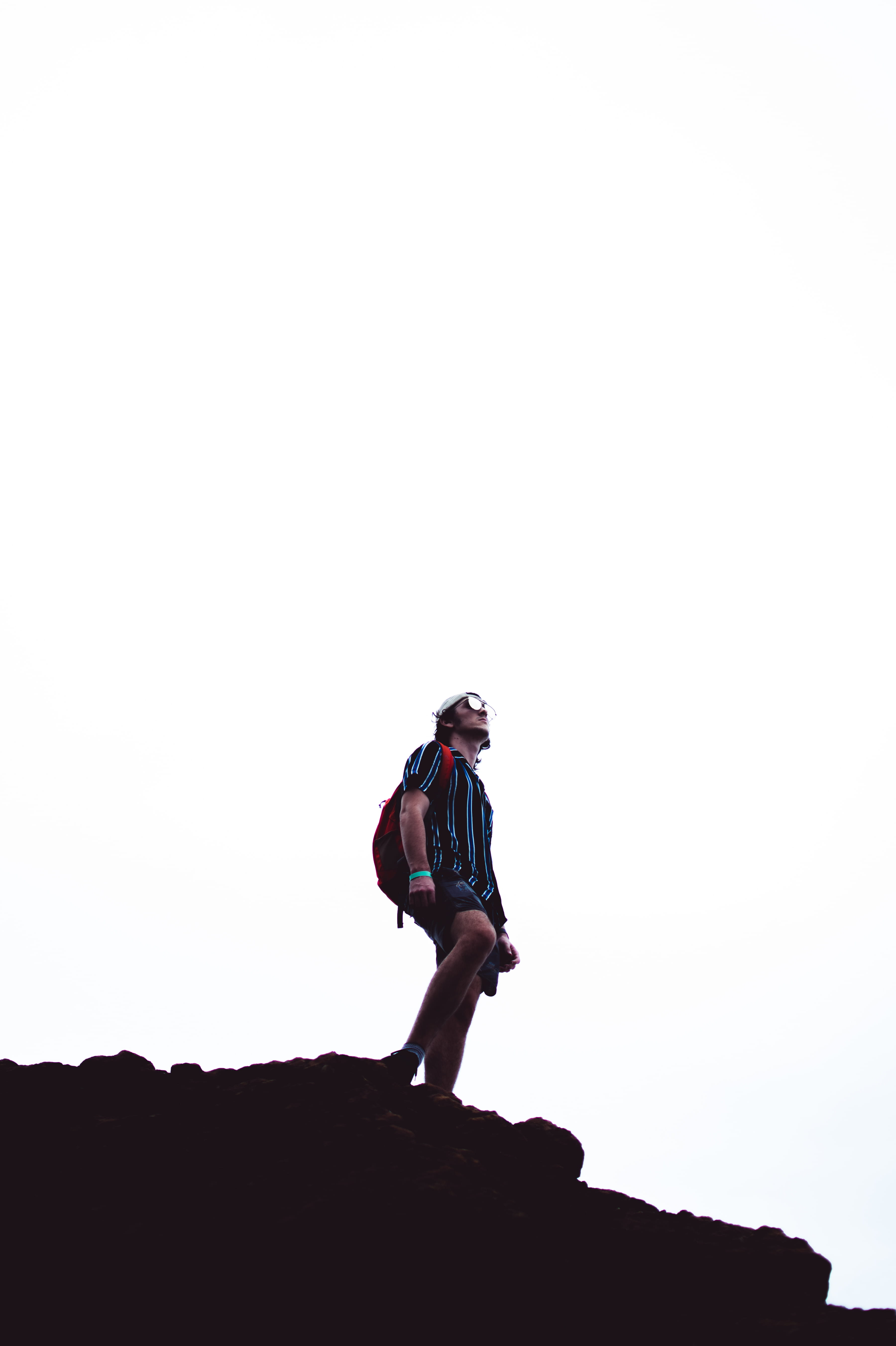 nature, rock, shorts, copy space, side view, casual clothing, young men, adventure, full length, australia, person, leisure activity, beaches, standing, Phone HD Wallpaper