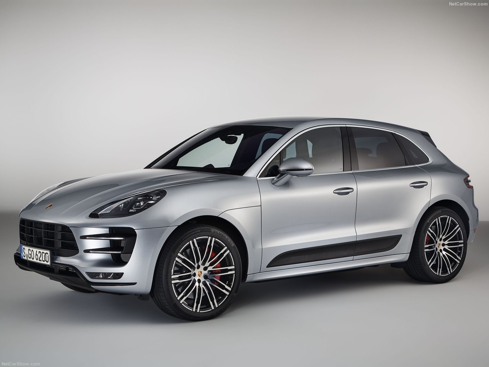 suv, performance, no people, luxury, studio shot, wheel, sports car, modern, silver - metal, 720P, copy space, mode of transportation, porsche, package, HD Wallpaper