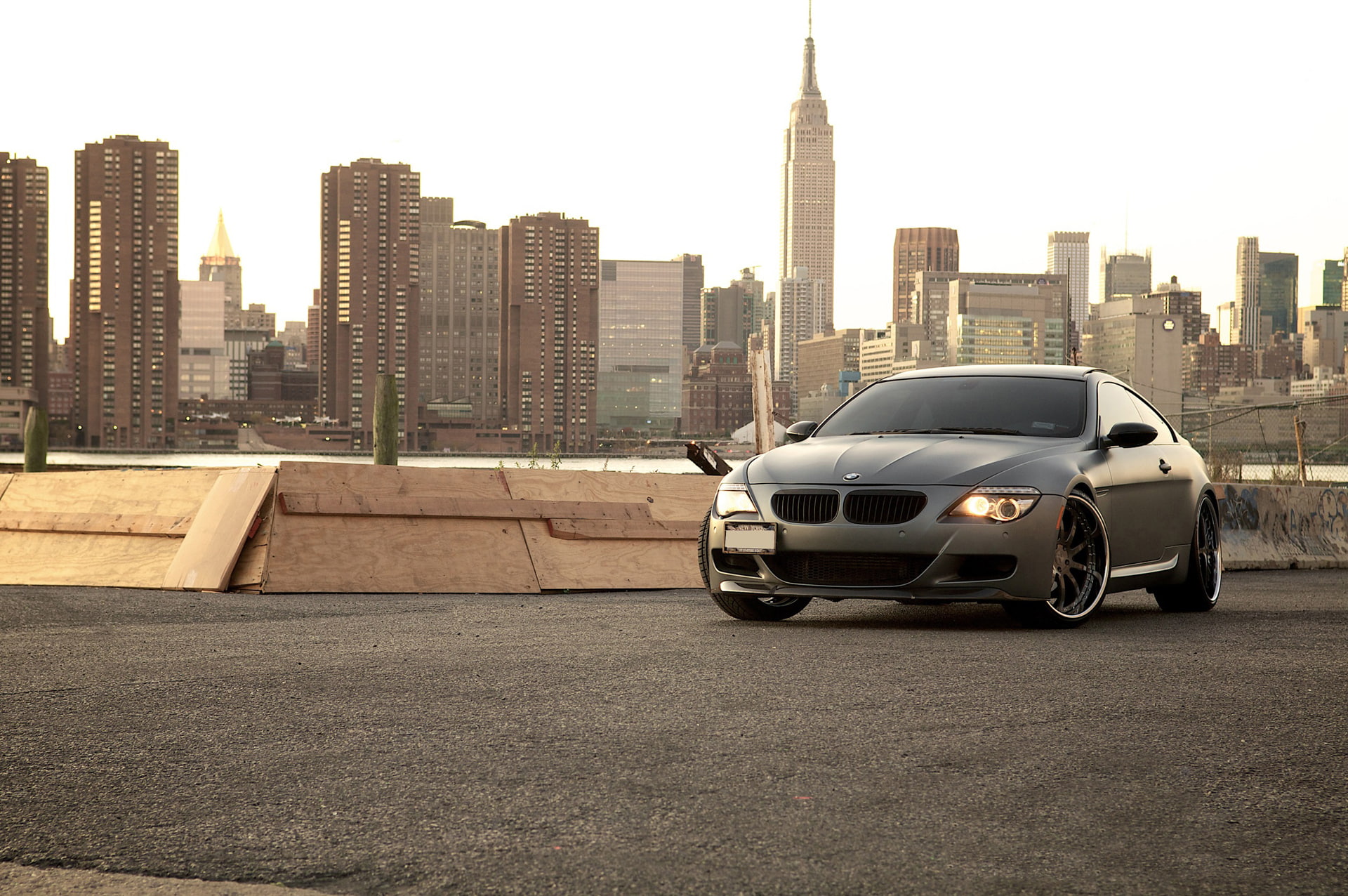 tower, travel, outdoors, architecture, silver, skyscraper, 1080P, coupe, E63, BMW, motor vehicle, no people, financial district, clear sky, megapolis, HD Wallpaper