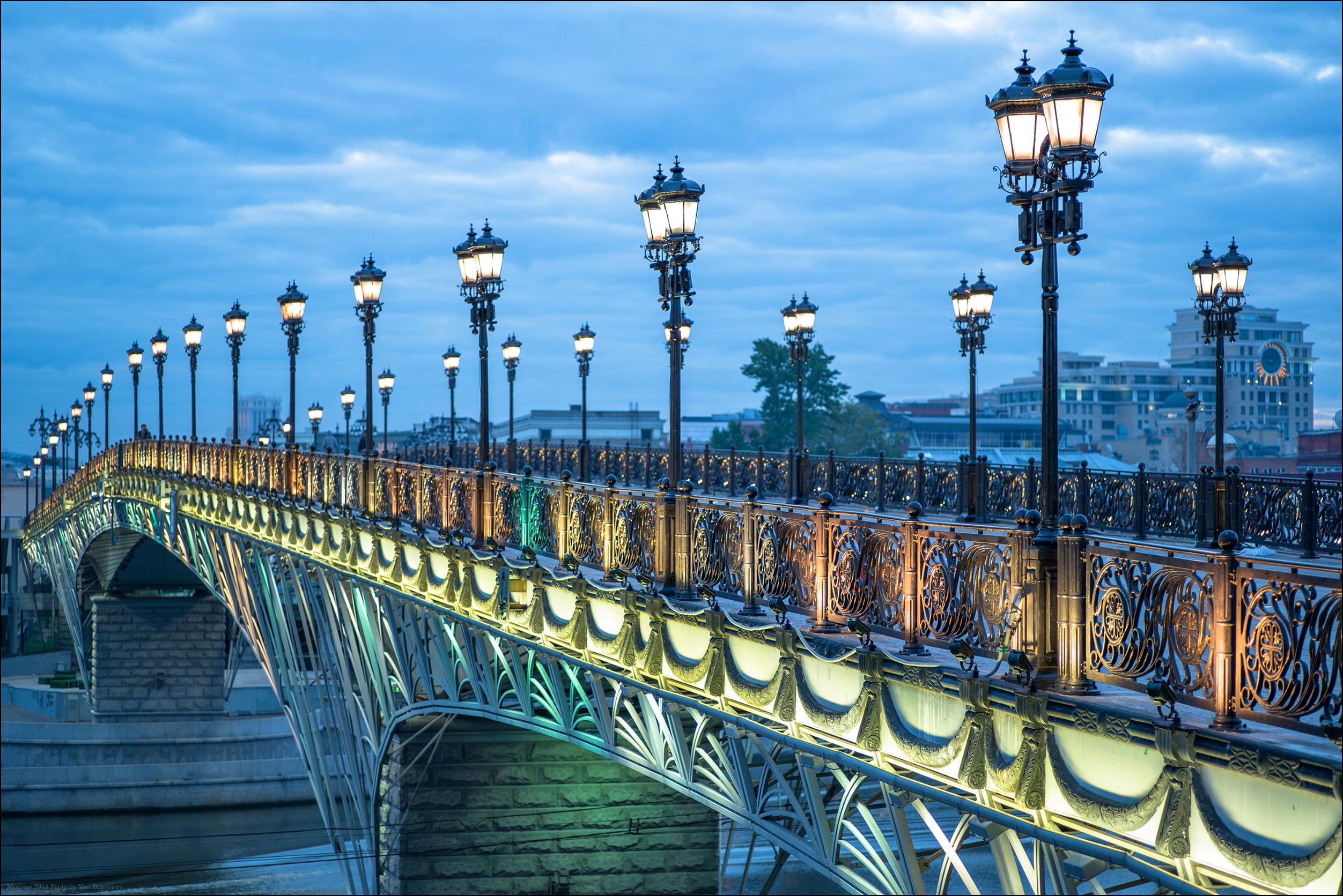 railing, lighting equipment, river, the evening, The Patriarchal bridge, architecture, street light, street, city, outdoors, connection, travel, sky, bridge - man made structure, HD Wallpaper