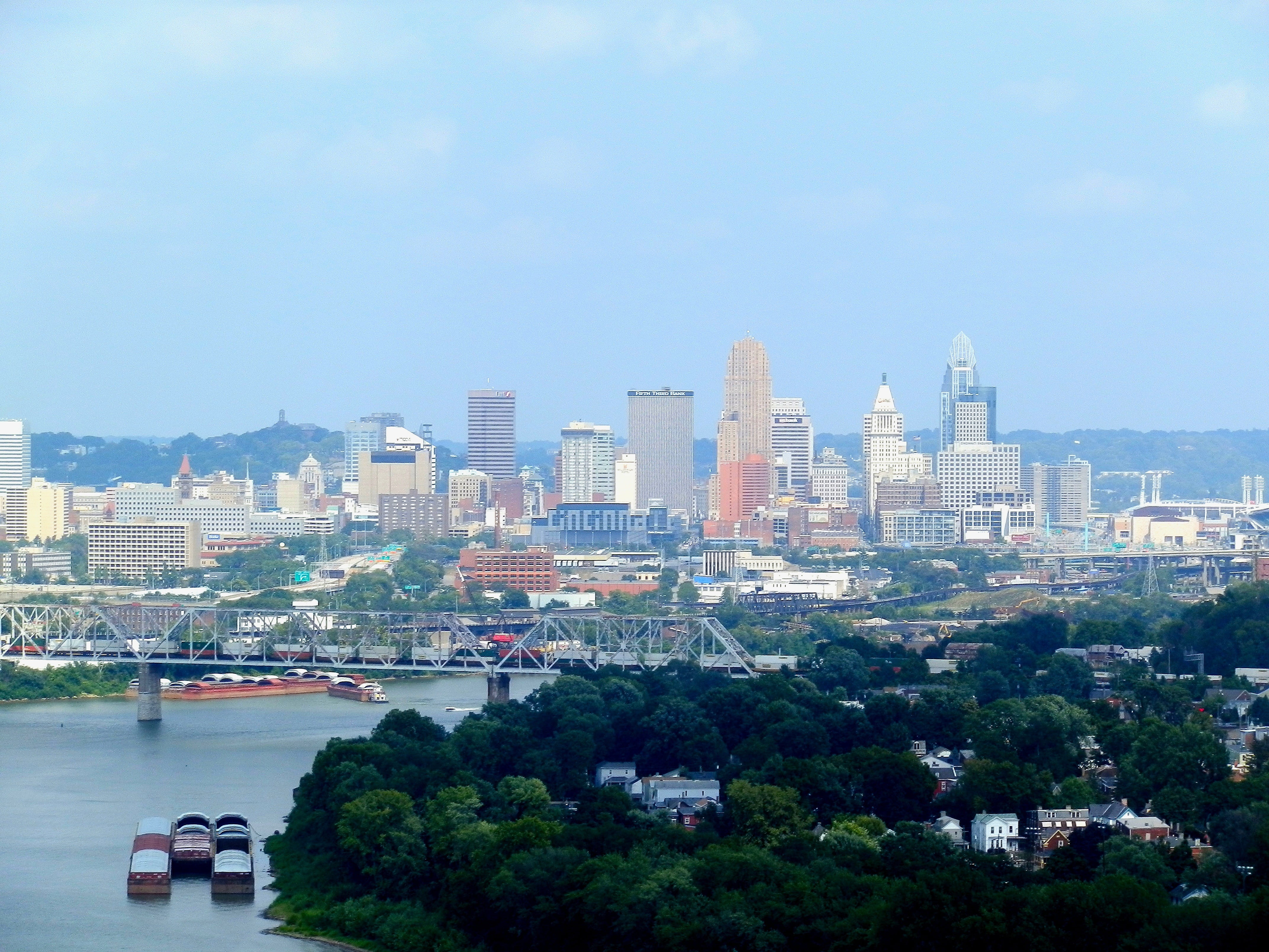 day, no people, building, motor vehicle, skyline, daytime, trees, outside, urban Scene, cincinnati, office building exterior, sky, cities, buildings, water, HD Wallpaper