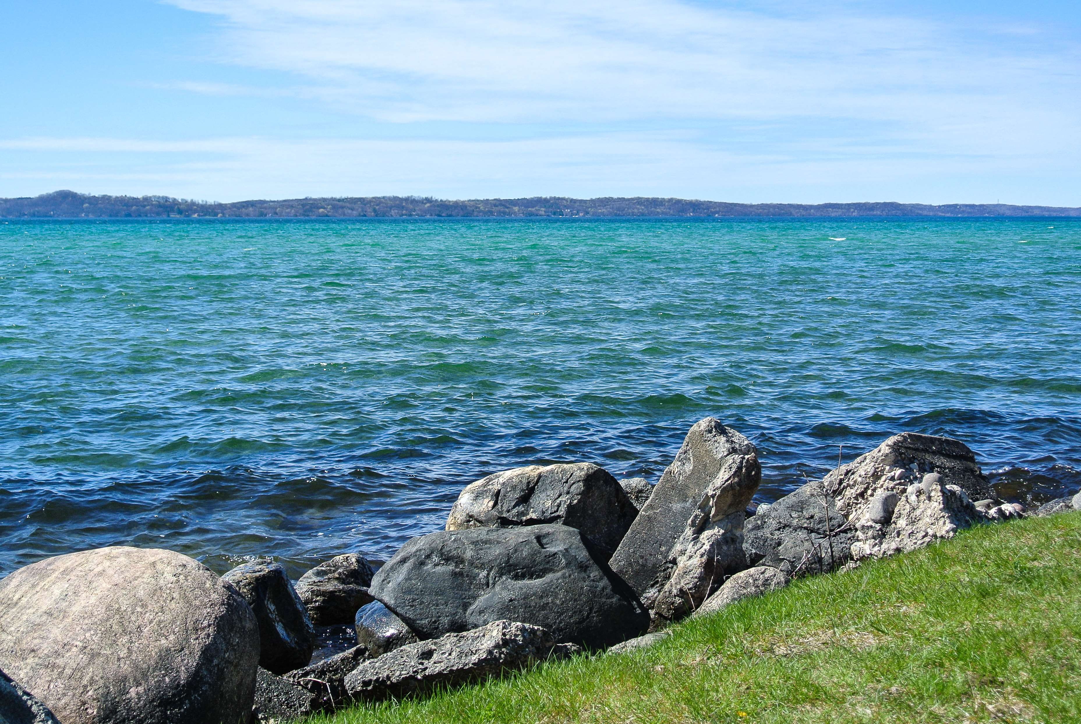 crystal clear, non-urban scene, water, alden michigan, cloud - sky, land, nature, natural, beach, 2K, scenic, scenics - nature, tranquil scene, tranquility, HD Wallpaper