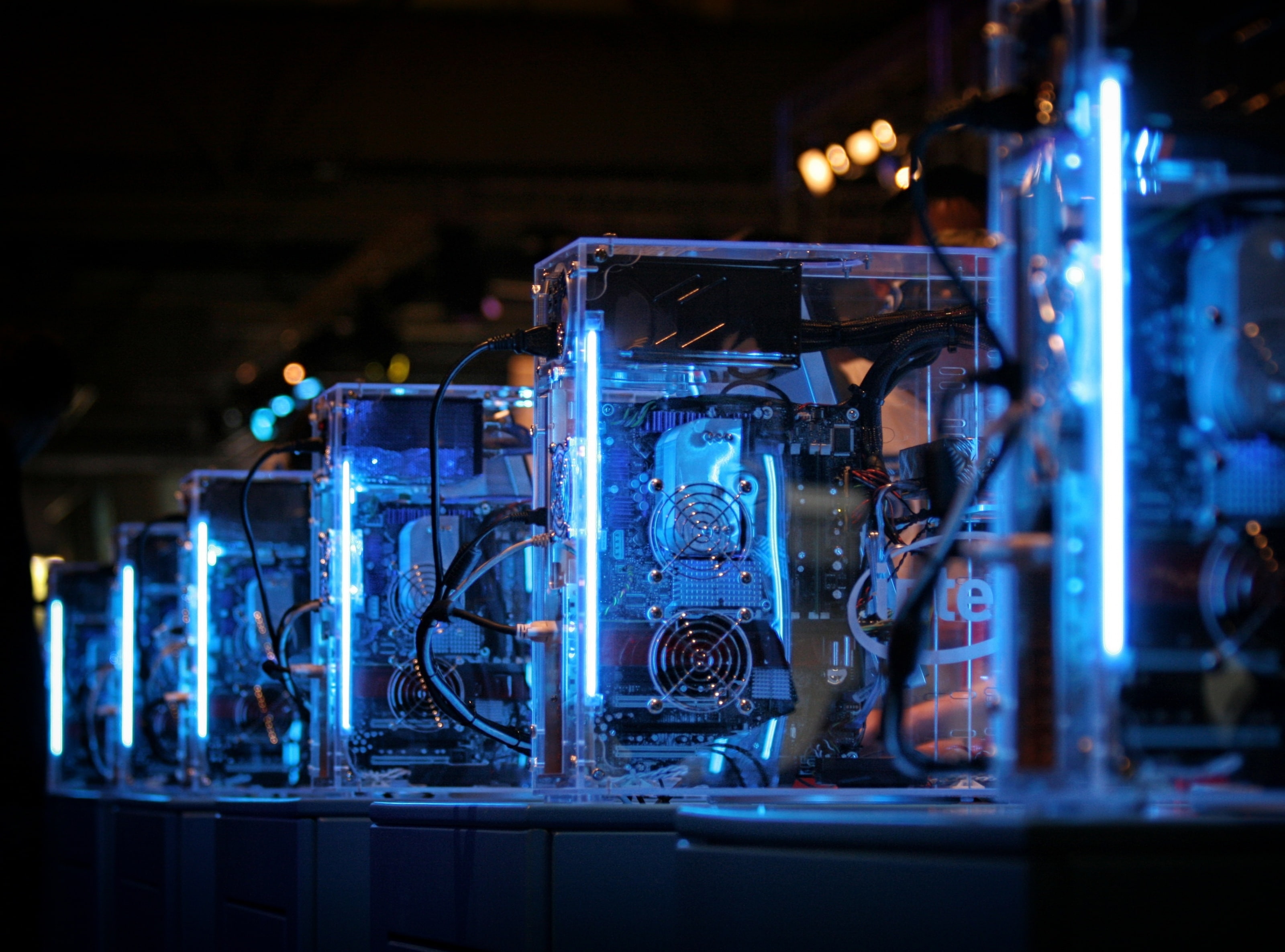 2K, Light, 70300mm, Digital, musical instrument, Computers, Computer, indoors, Case, stage - performance space, arts culture and entertainment, acrylshowcase, HD Wallpaper