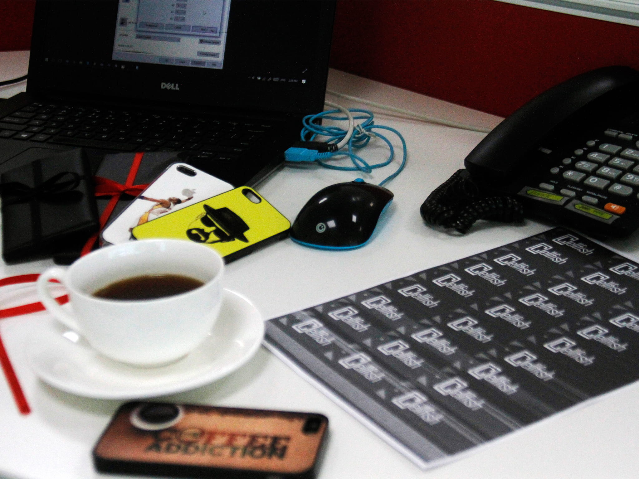 coffee - drink, mug, computer keyboard, case, 1080P, blue, drink, refreshment, gift, iphone, cup, crockery, coffee cup, celfish, connection, calculator, HD Wallpaper