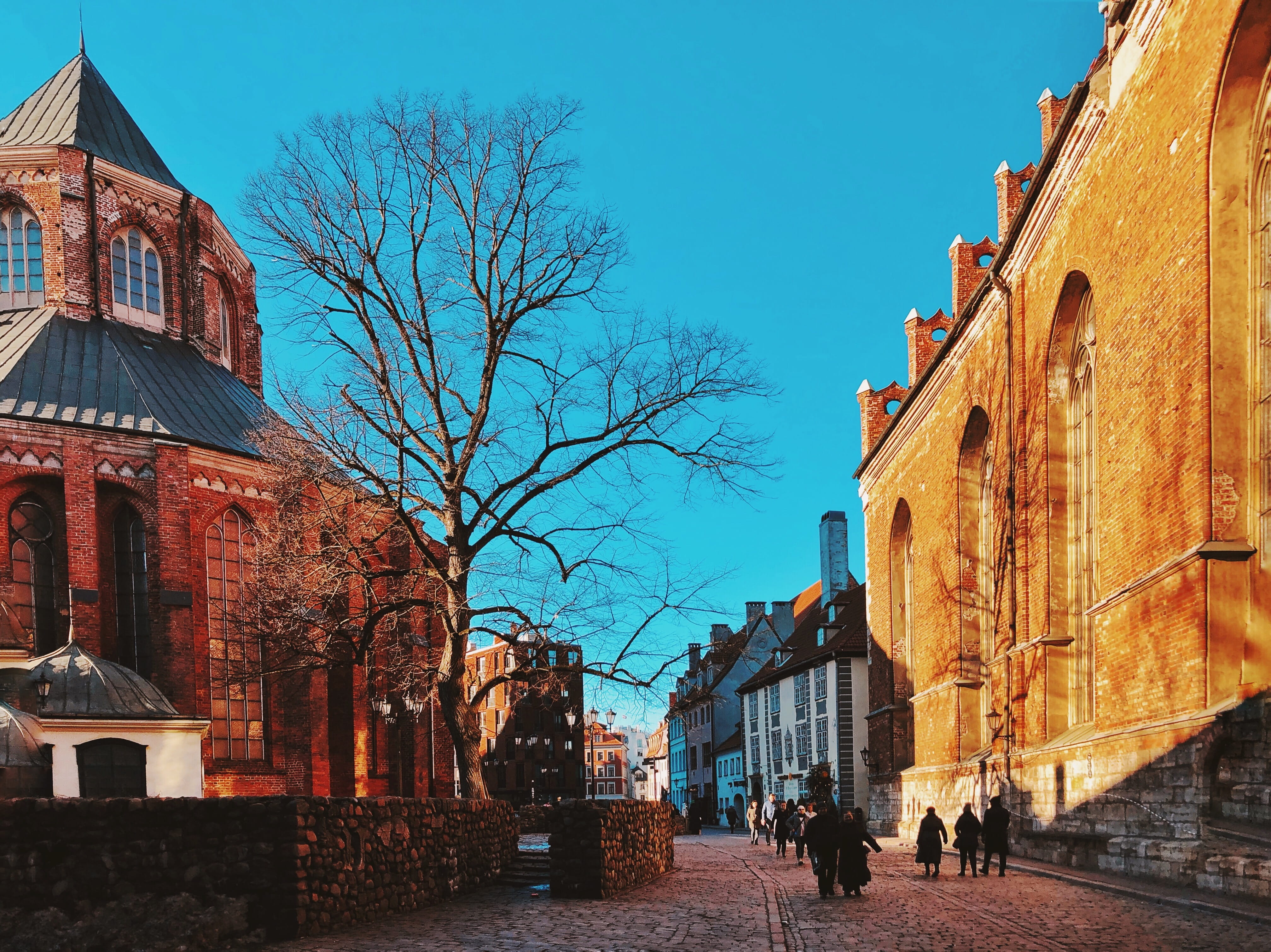 the way forward, clear sky, real people, walkway, cobblestone, incidental people, residential district, spire, 4K, pavement, sky, women, day, outdoors, HD Wallpaper