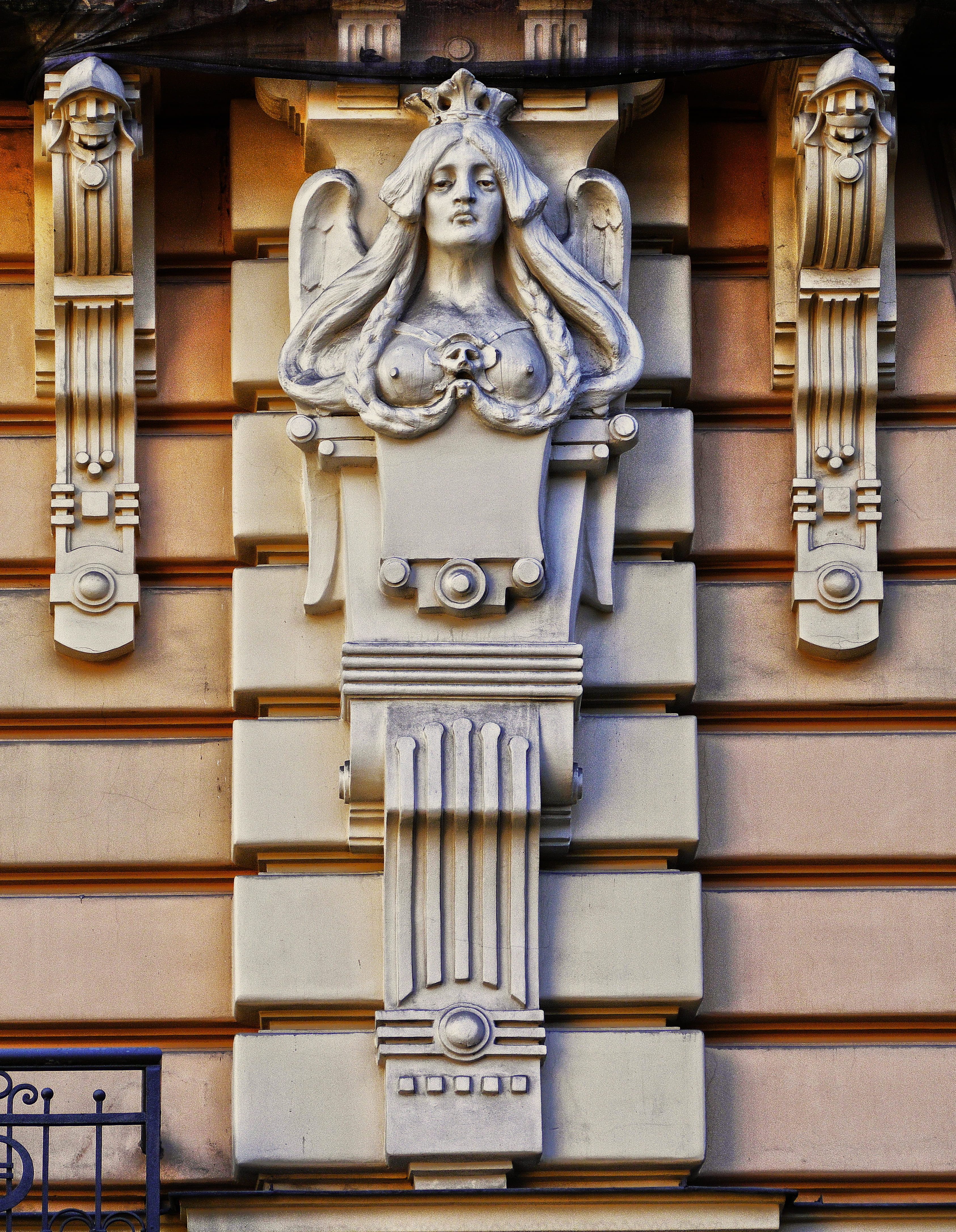 wall - building feature, sculpture, building, baltic states, carving, statue, riga, human representation, built structure, no people, representation, bas relief, Phone HD Wallpaper