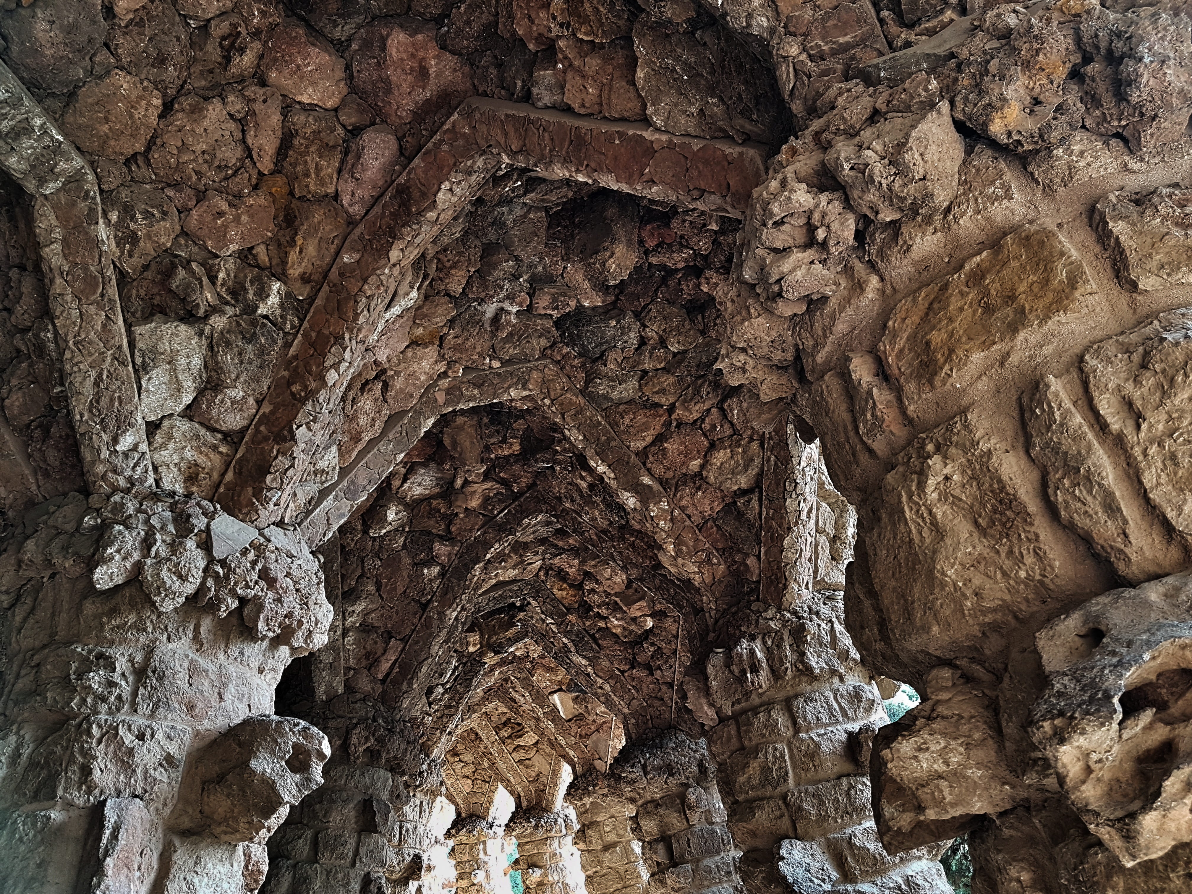 spain, natural pattern, park, rock formation, barcelona, textured, güell, cave, nature, rough, rock - object, history, rock, rocks, ancient civilization, HD Wallpaper