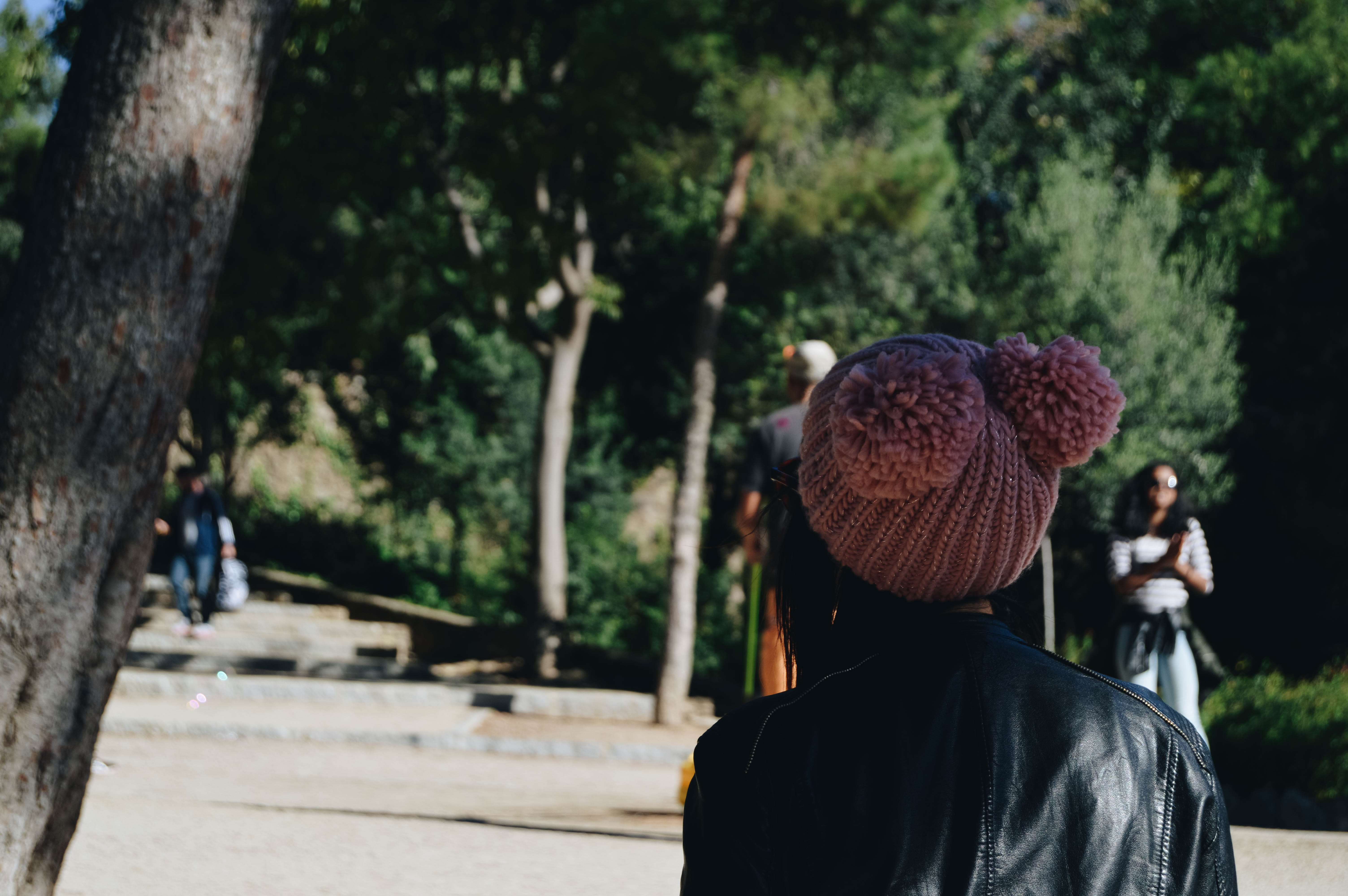 hat, plant, tree trunk, lifestyles, leisure activity, women, park, outdoors, people, adult, woman, park güell, spain, incidental people, gaudi, trunk, barcelona, HD Wallpaper