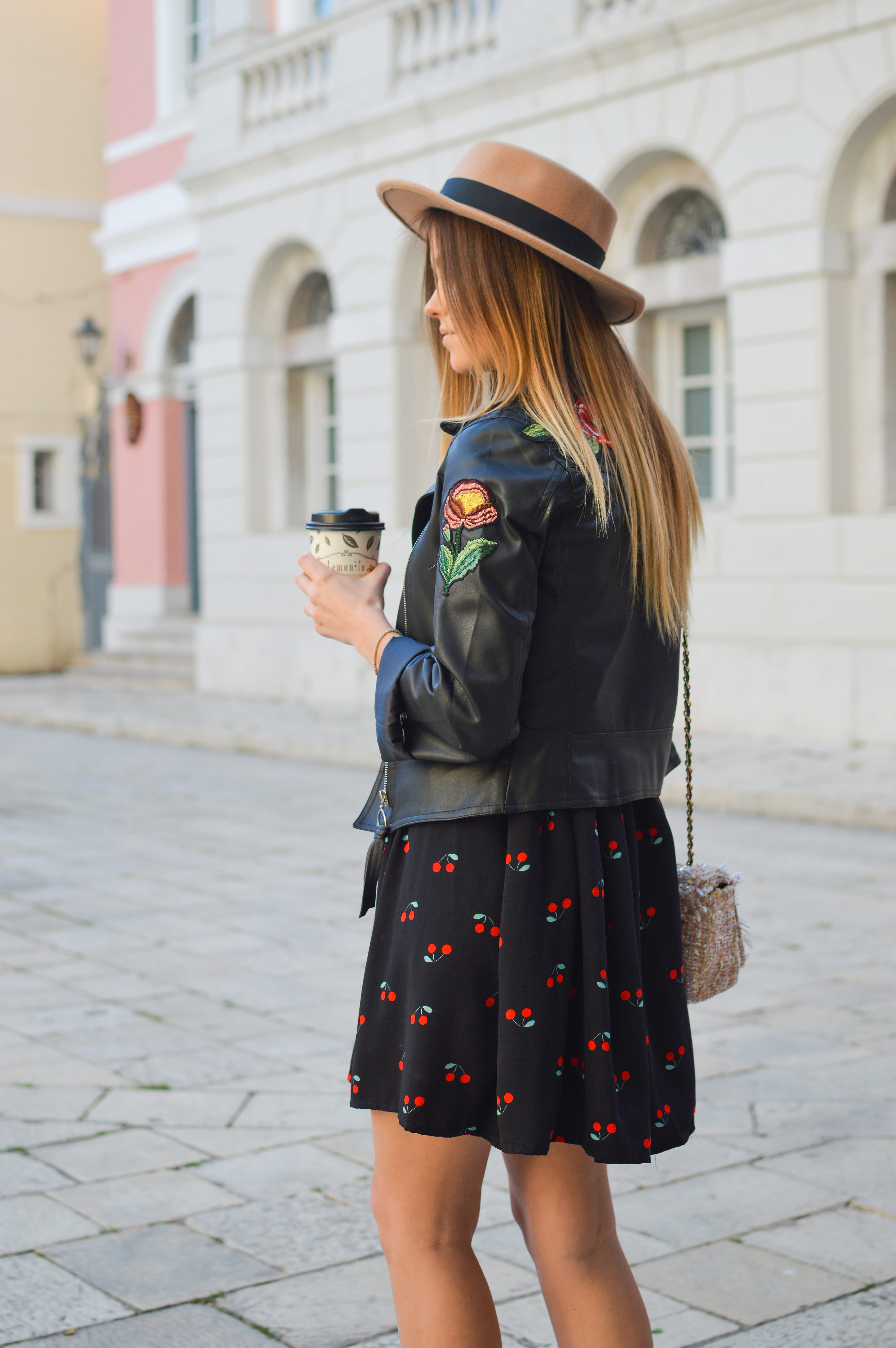woman, three quarter length, takeaway, holding, blur, real people, girl, built structure, person, hairstyle, hat, city, jacket, 5K, fashion, female, europe, Phone HD Wallpaper