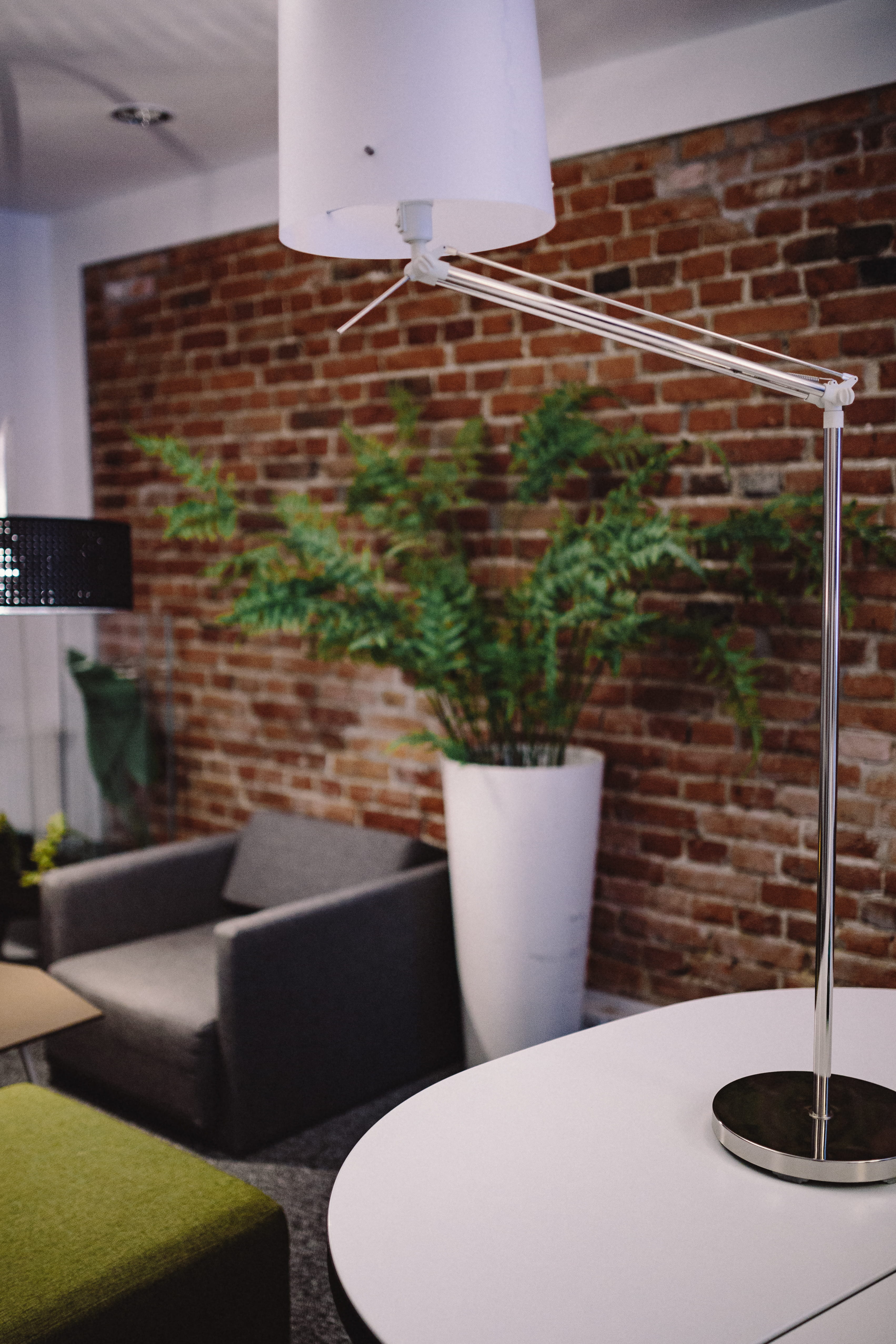 4K, vintage, design, no People, Apple iMac, built structure, workplace, bricks, home Interior, focus on foreground, lighting equipment, furniture, iMac, Phone HD Wallpaper