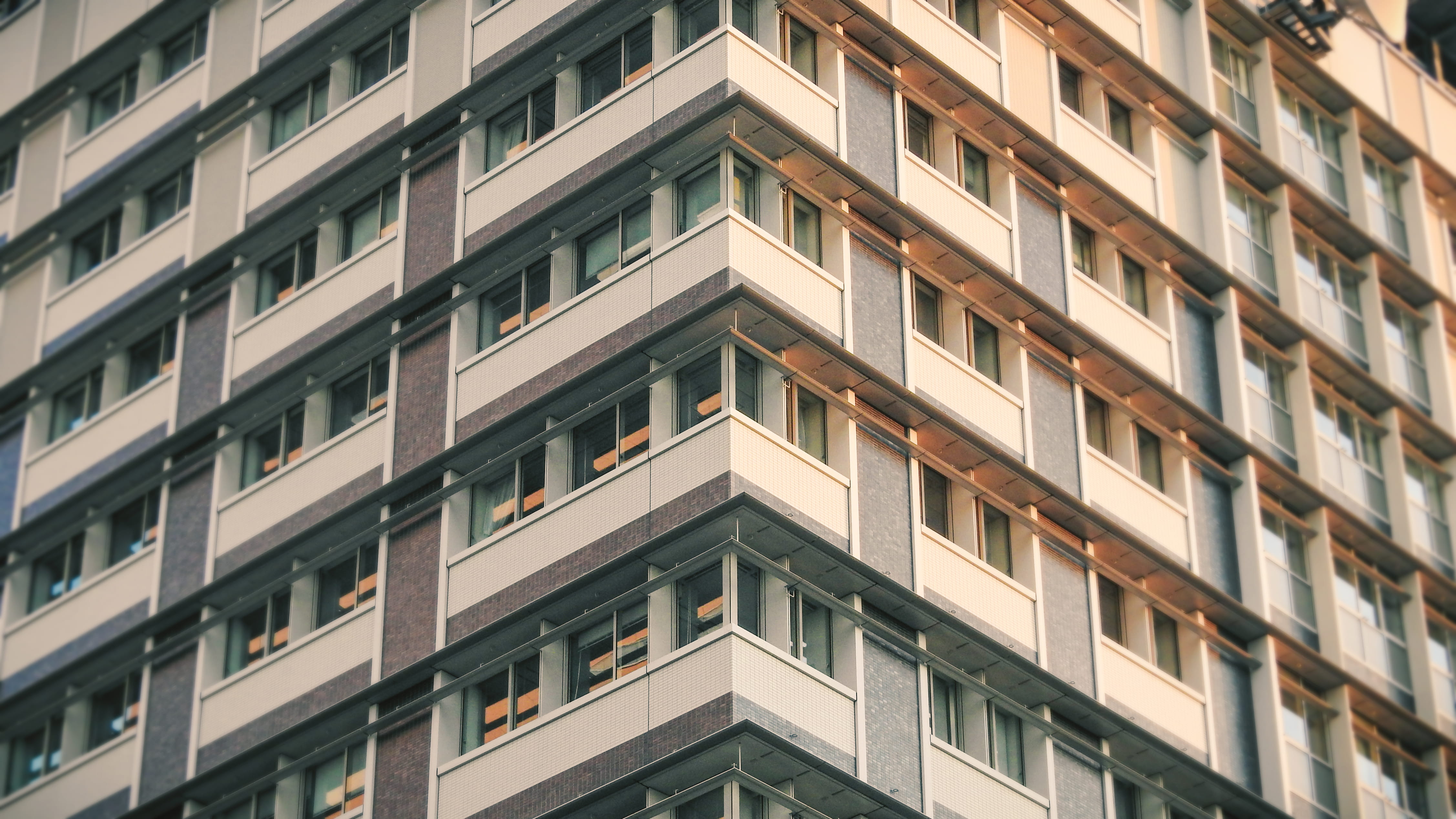 window, residential, 4K, construction, tallest, outdoors, estate, angle, low, low angle shot, built structure, day, city, balcony, no people, urban, in a row, HD Wallpaper