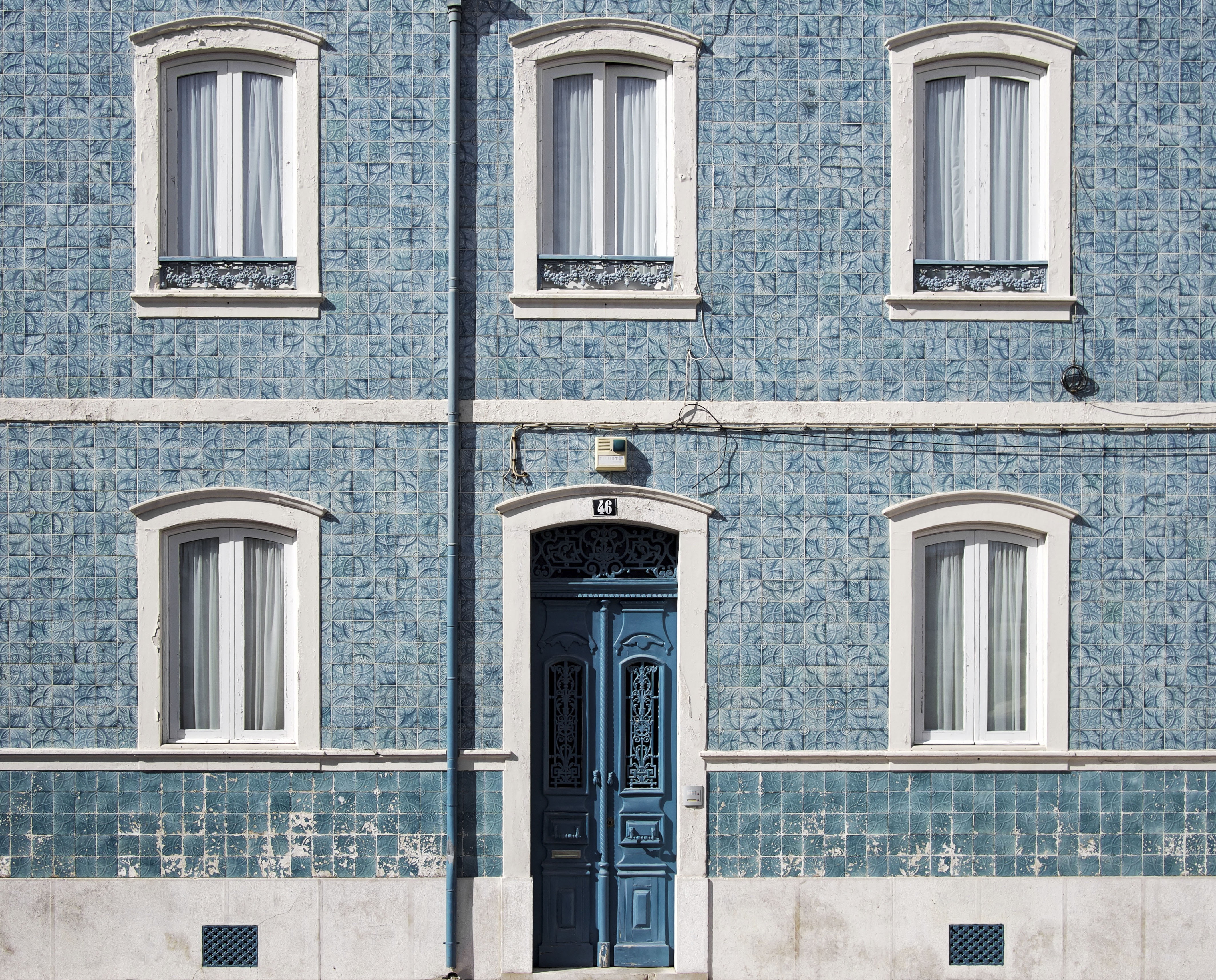 4K, door, structure, built structure, classical style, building, window, pattern, wall - building feature, side by side, city, wall, blue, closed, glass - material, HD Wallpaper
