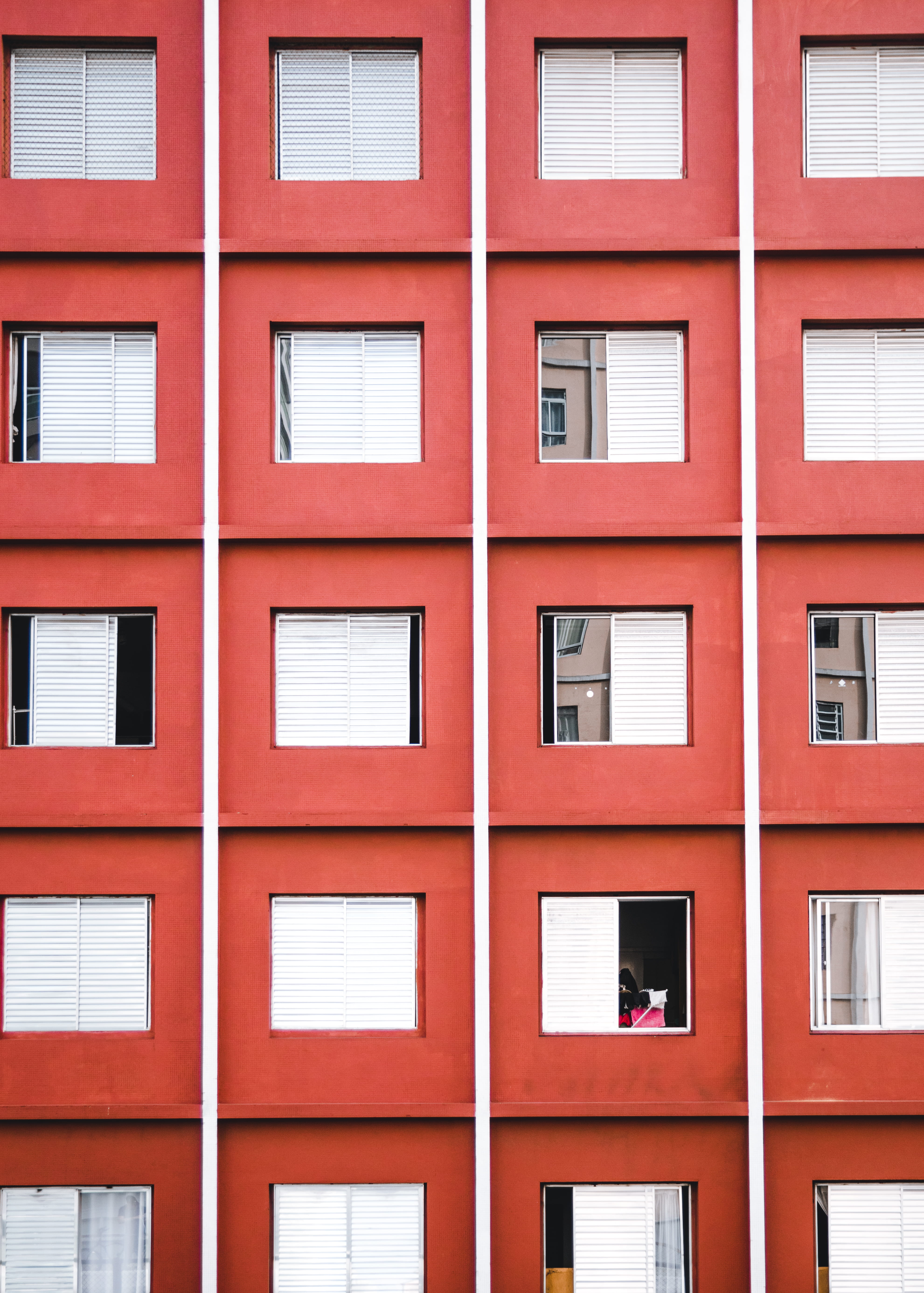 apartment, built structure, apartments, no people, glass - material, pattern, full frame, building, building exterior, side by side, window, protection, Phone HD Wallpaper