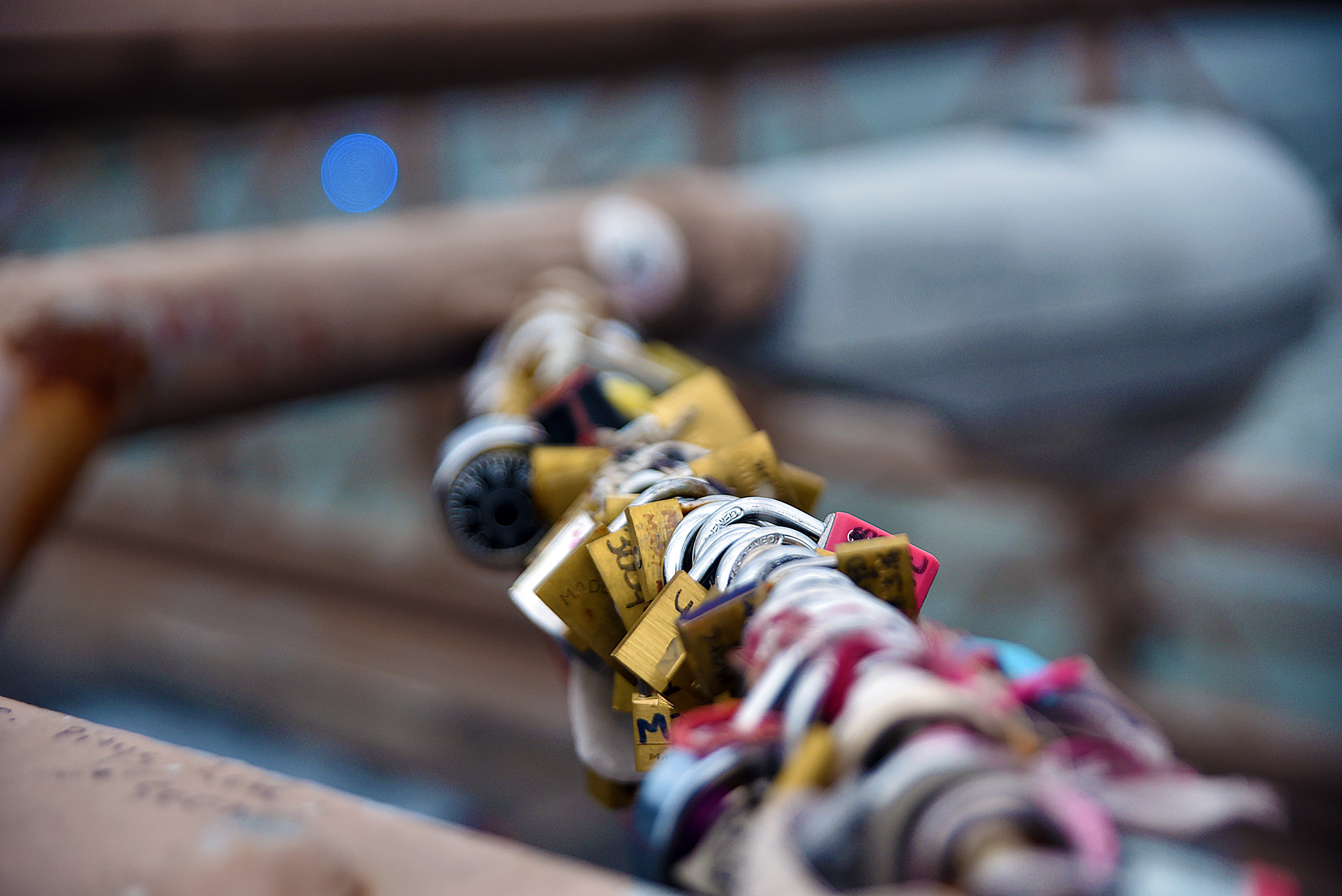 focus on foreground, metal, loyalty, day, culture, rusty, connection, lock, attached, friendship, security, no people, forever, safety, padlock, engagement, HD Wallpaper