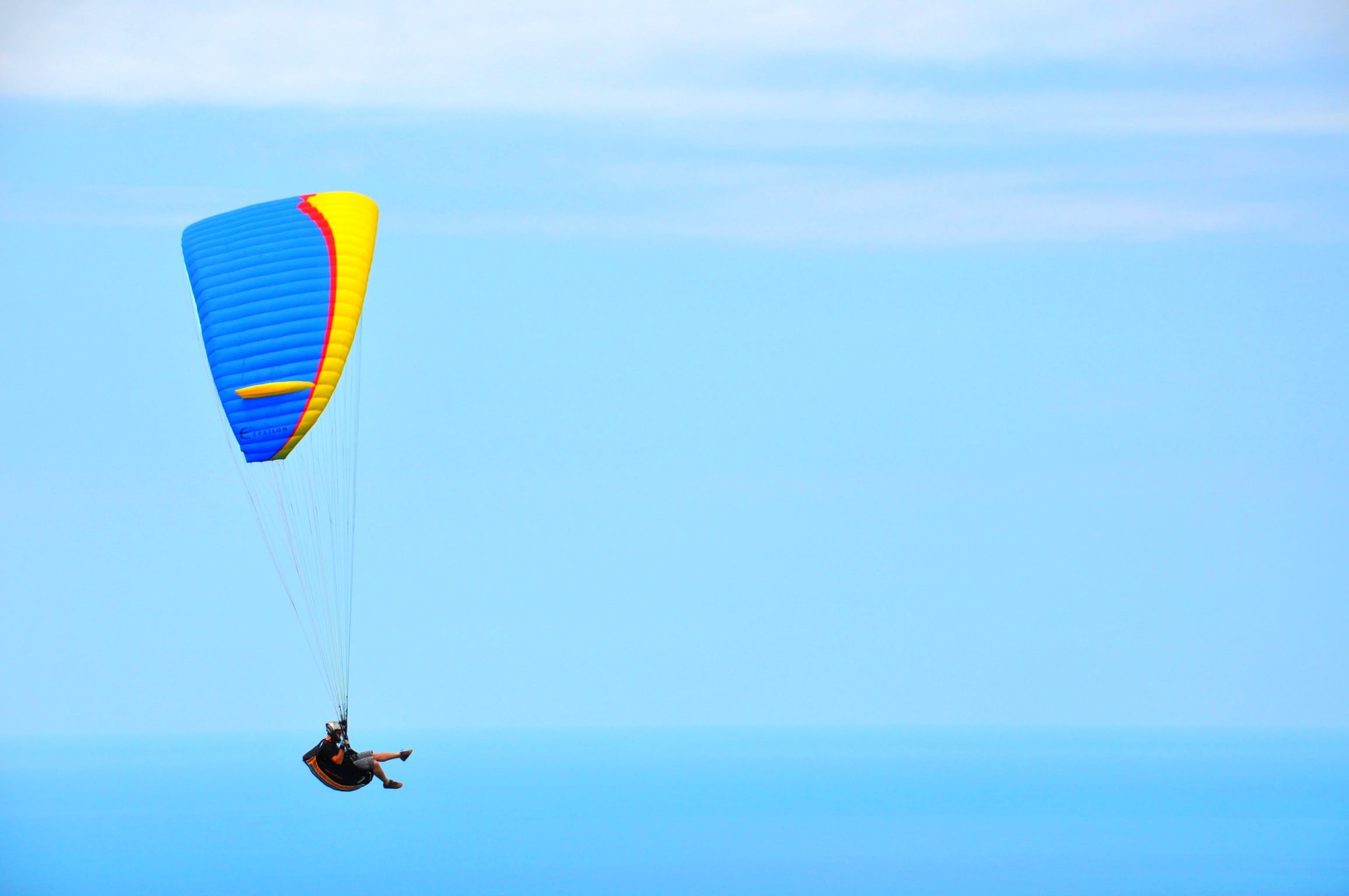 army, outdoors, flying, extreme Sports, activity, adventure, water, sky, 1080P, recreational Pursuit, mid-air, parachute, transportation, parasailing, HD Wallpaper