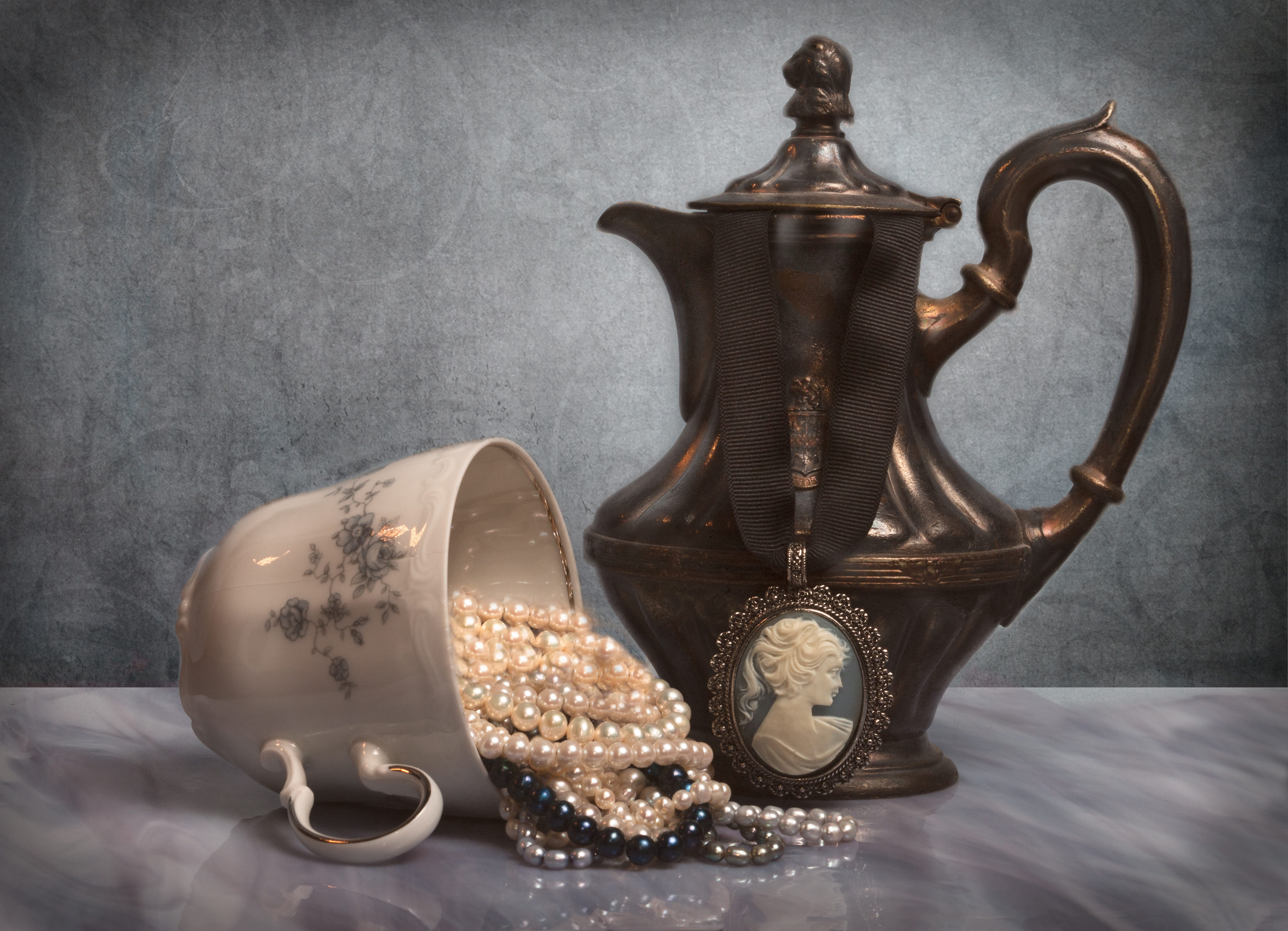 brooch, teapot, pearls, studio shot, ornate, pendant, representation, still life, metal, coffee cup, art and craft, no people, indoors, close-up, decoration, HD Wallpaper