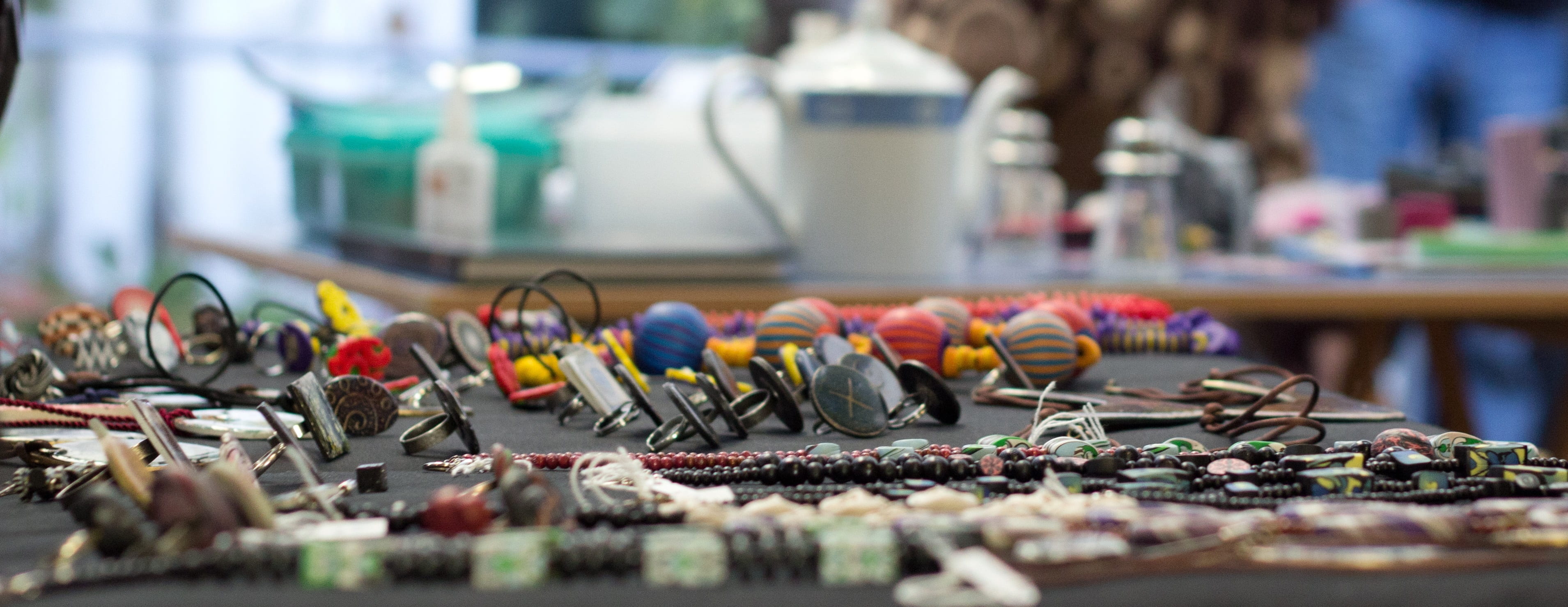 large group of objects, personal accessory, no people, black, business, selective focus, market, food and drink, nature, crafts, retail, outdoors, assorted, HD Wallpaper