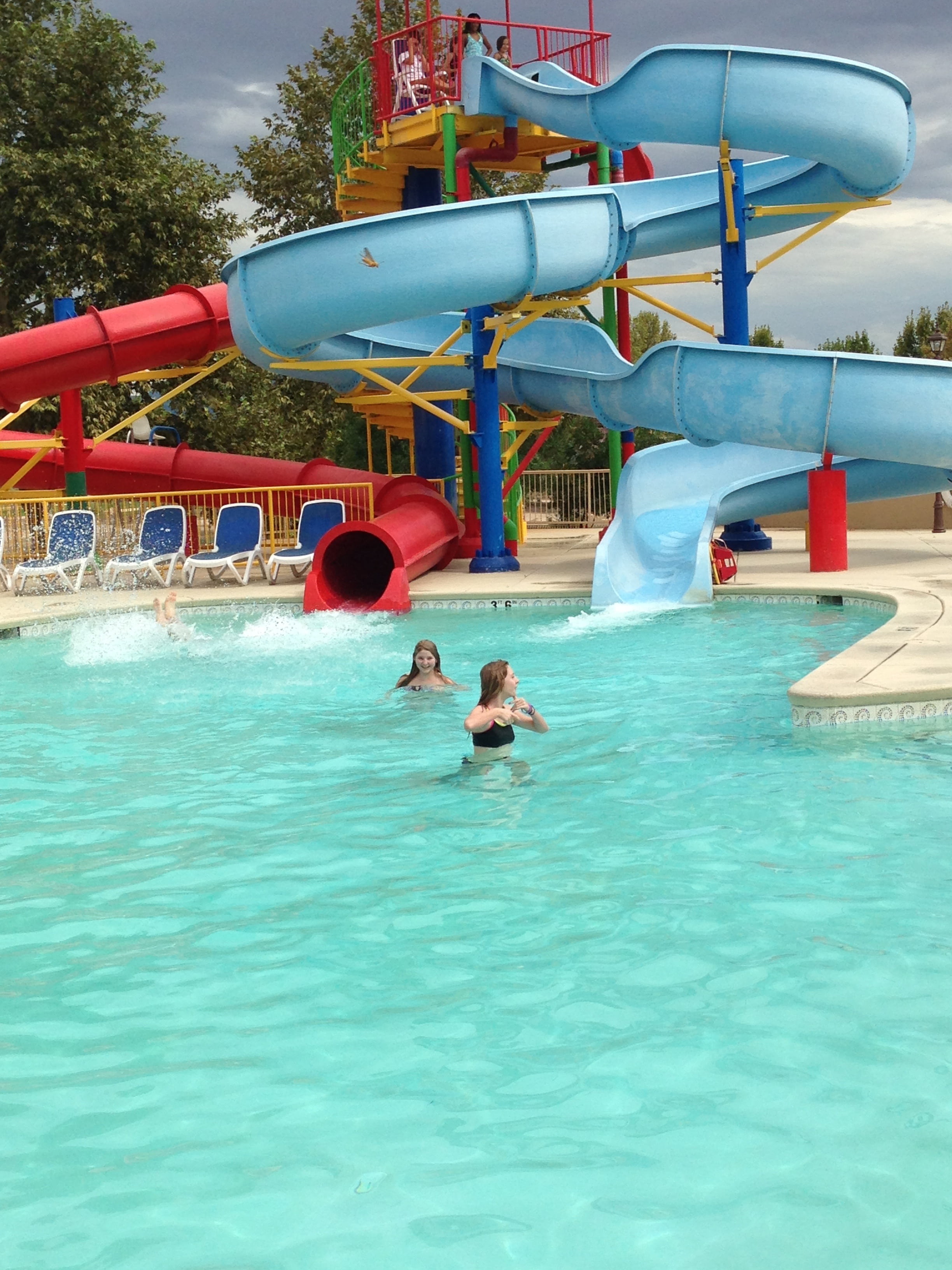 fun, outdoors, water, men, summer, water park, happy, lifestyle, pool, water slide, vacation, 2K, real people, sun, childhood, day, enjoyment, lifestyles, Phone HD Wallpaper