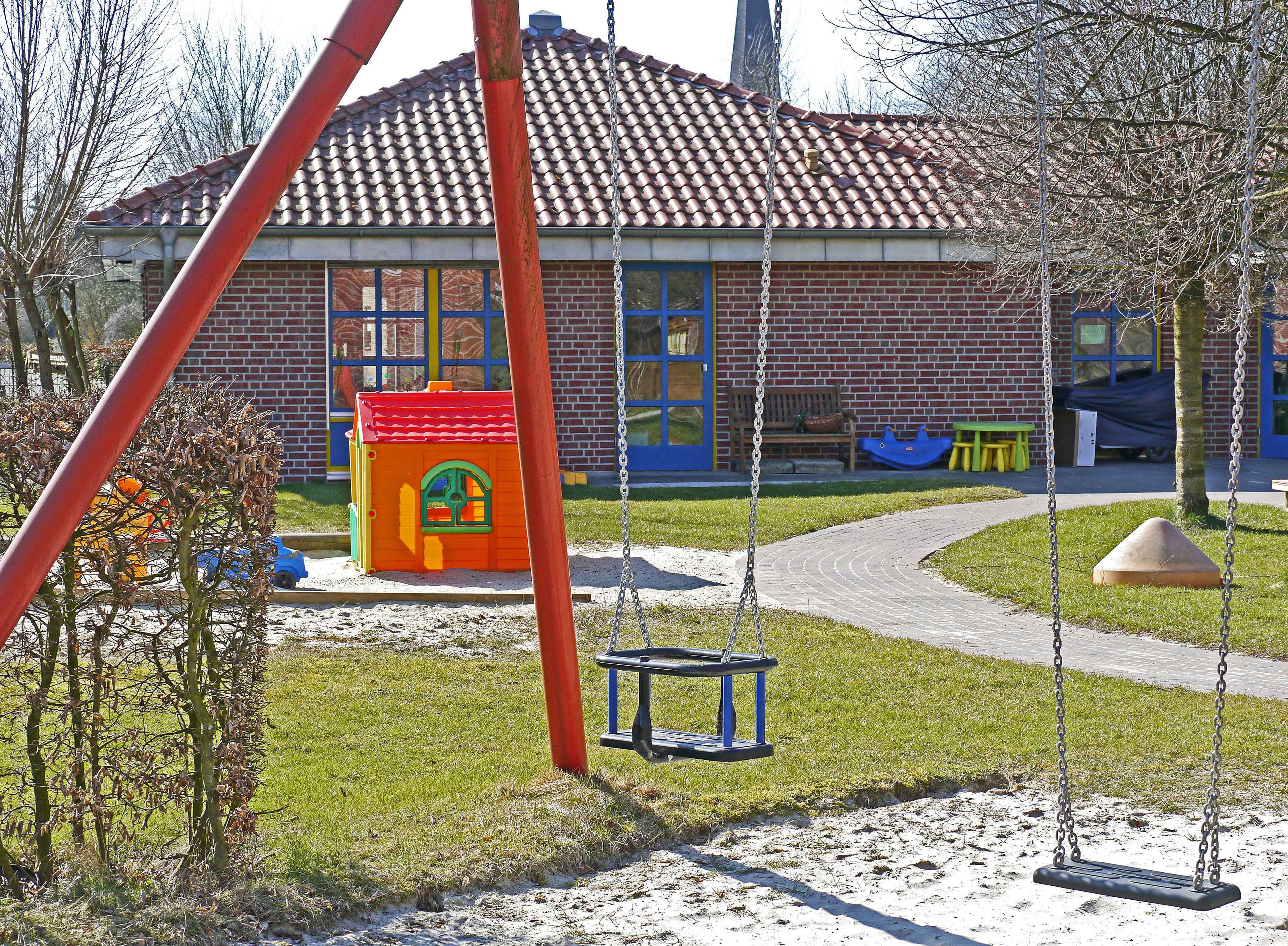 grass, no people, architecture, bare tree, park - man made space, recreation, absence, outdoor play equipment, daylight, leisure, tree, park, playhouse, HD Wallpaper