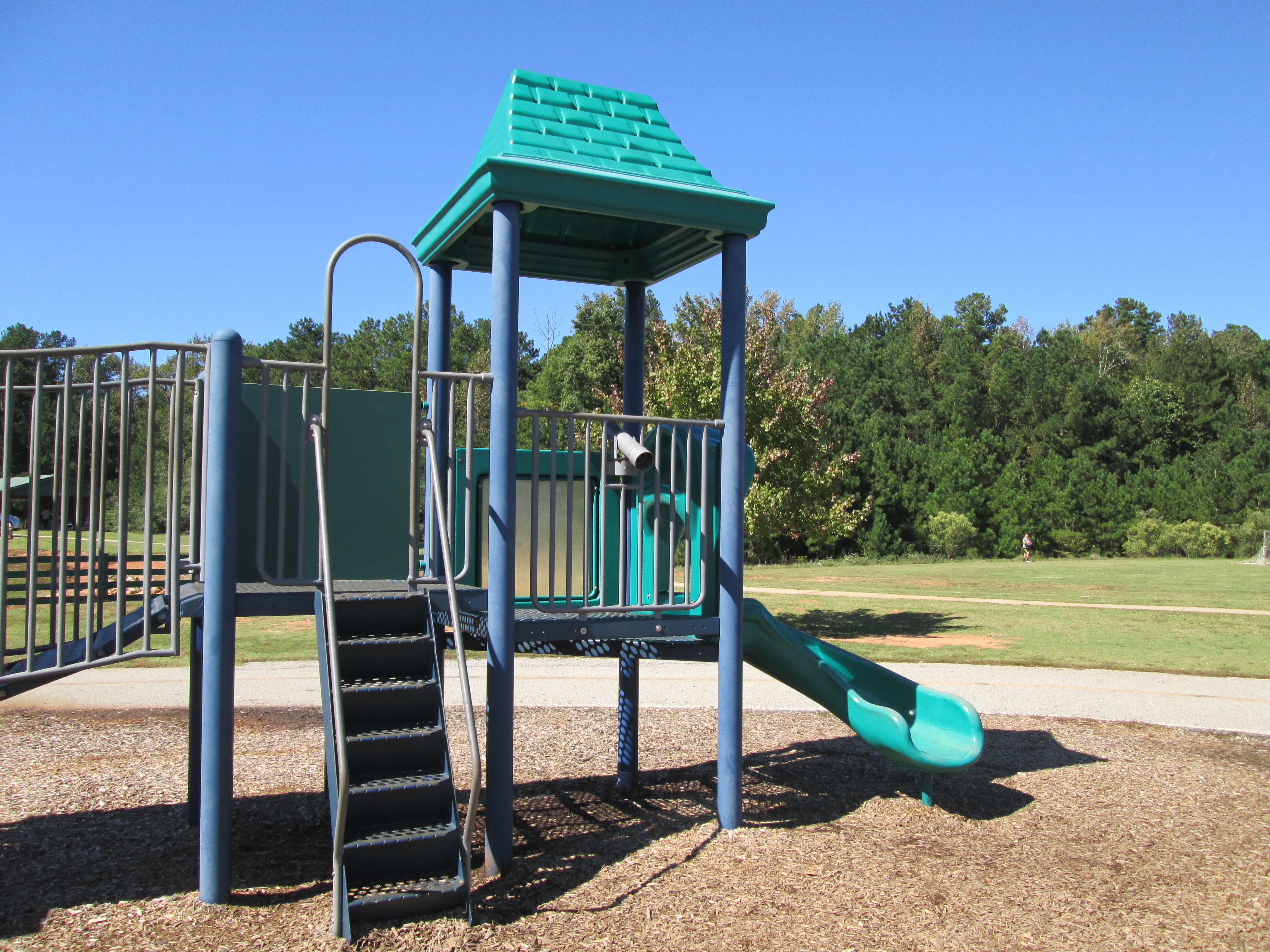 slide - play equipment, green color, day, jungle gym, plant, metal, land, recreation, playground, play, active, outdoor, ladder, sky, tree, outdoor play equipment, HD Wallpaper
