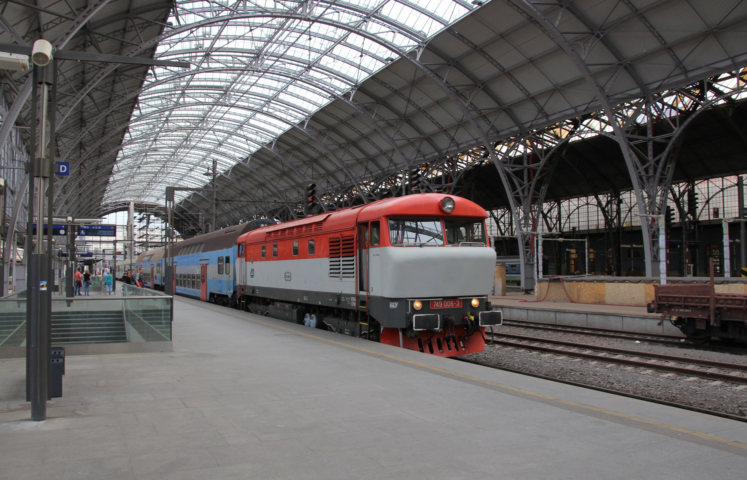 2K, diesel locomotive, indoors, architecture, czech republic, railroad station, railroad track, day, mode of transportation, ceiling, prague, railway, HD Wallpaper