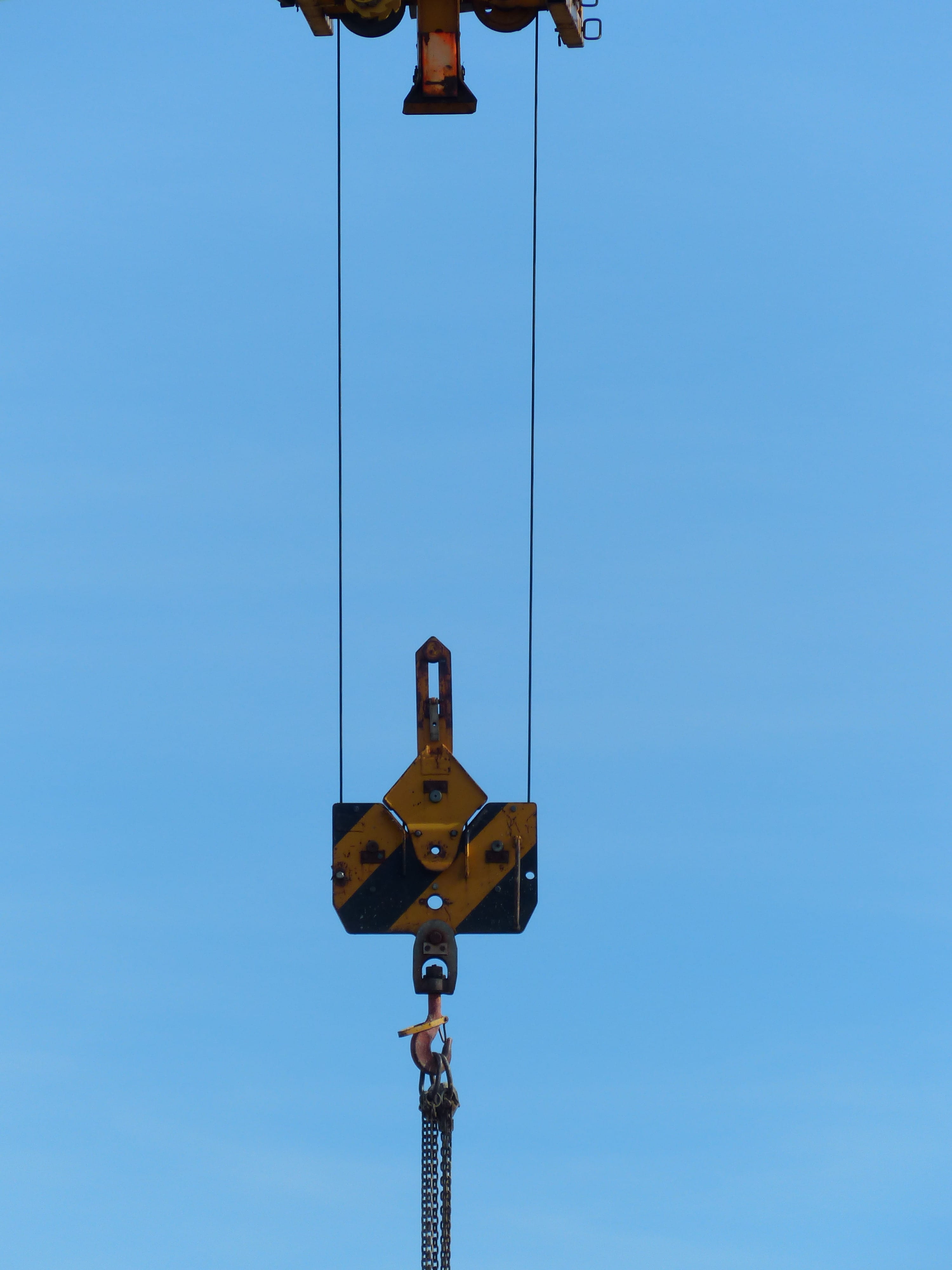 sky, Rope, metal, street light, lighting equipment, crane - construction machinery, technology, blue, yellow, nature, hoist rope, hanging, Hook, machinery, Phone HD Wallpaper
