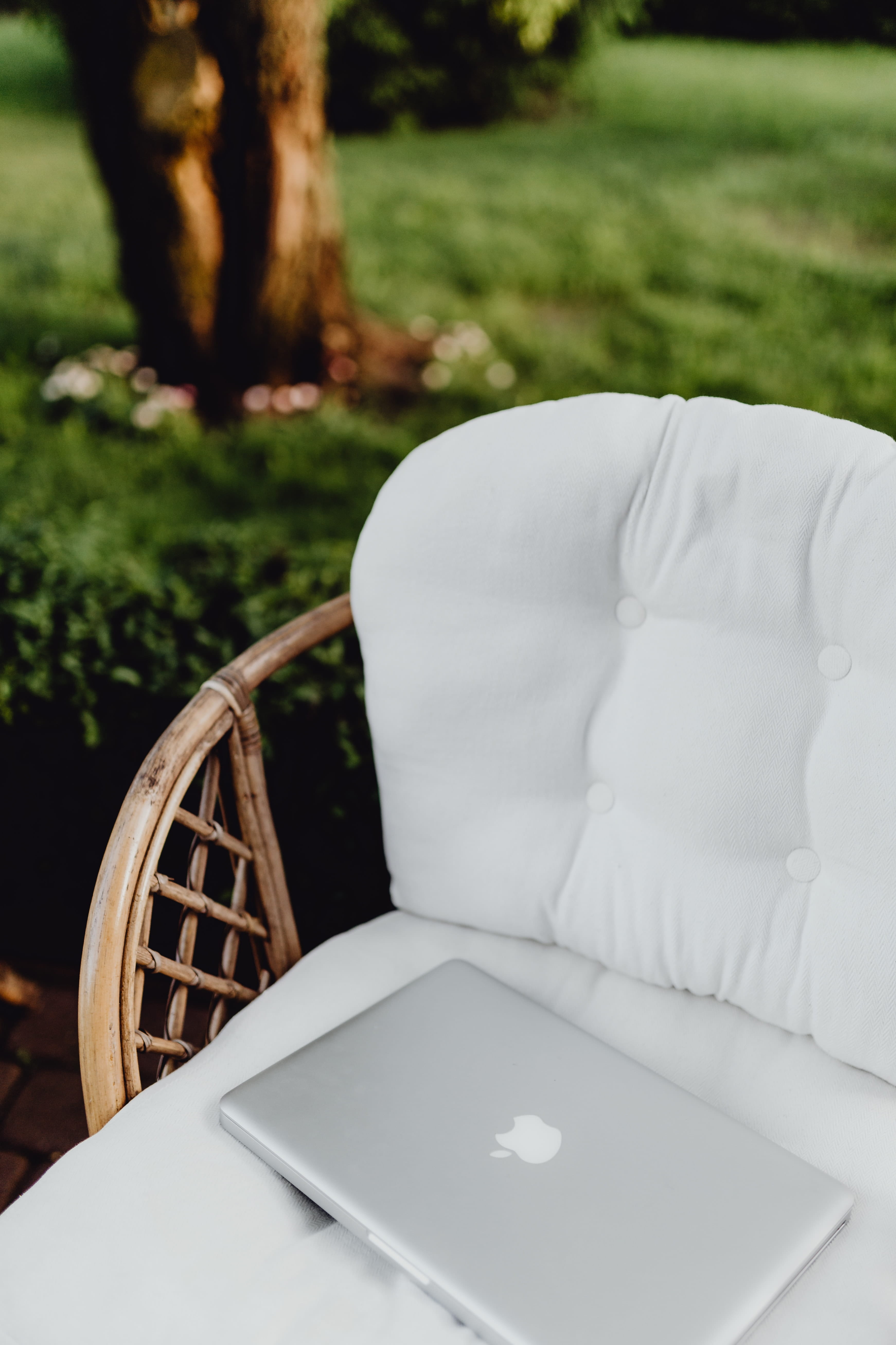 absence, close-up, seat, study, work, container, summer, macbook, outdoors, field, park, no people, rattan, basket, 5K, spring, armchair, grass, computer, Phone HD Wallpaper