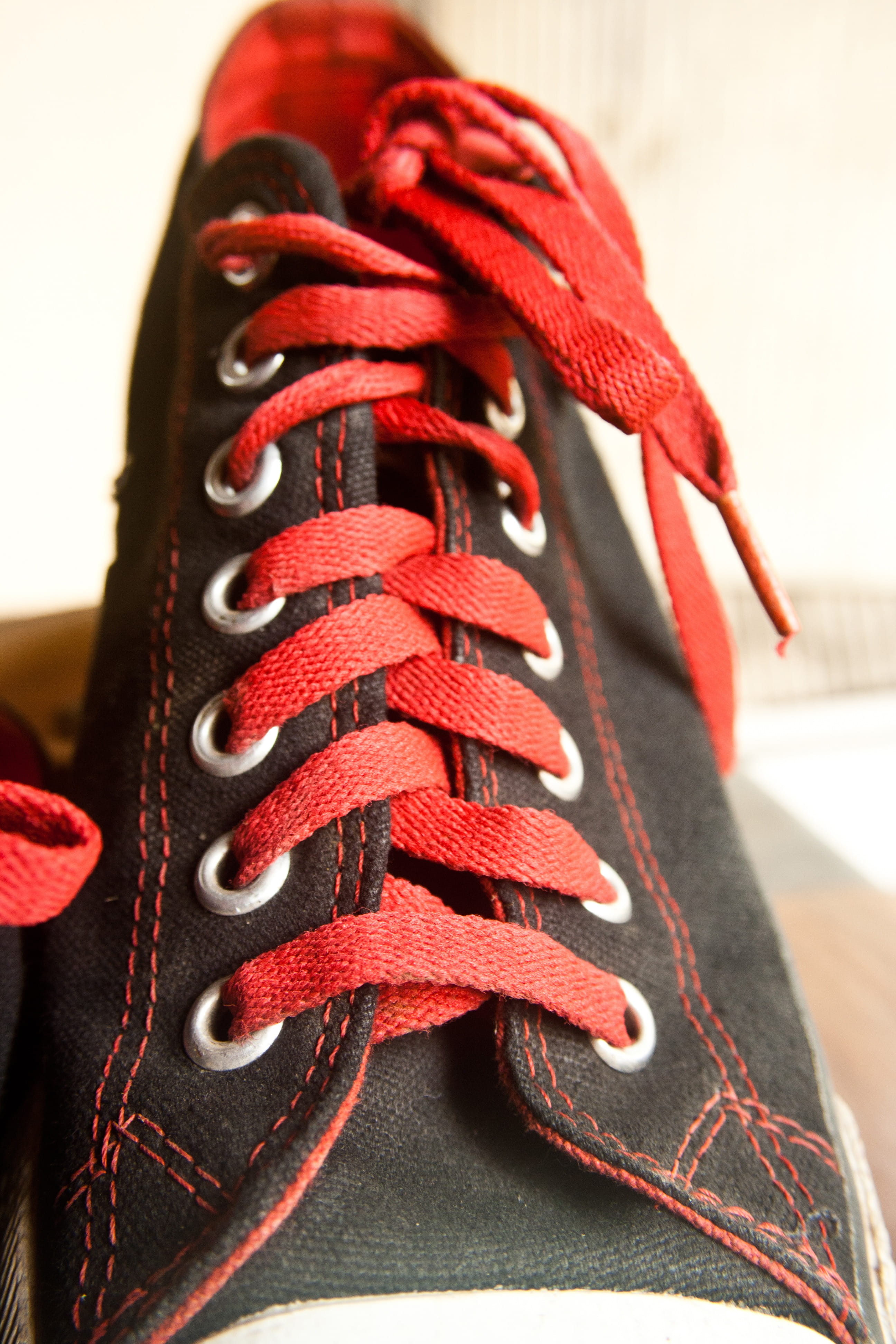 winter, textile, close-up, selective focus, shoelace, indoors, clothing, style, Laces, braided, string, fashion, connection, Red, Black, still life, no people, Phone HD Wallpaper