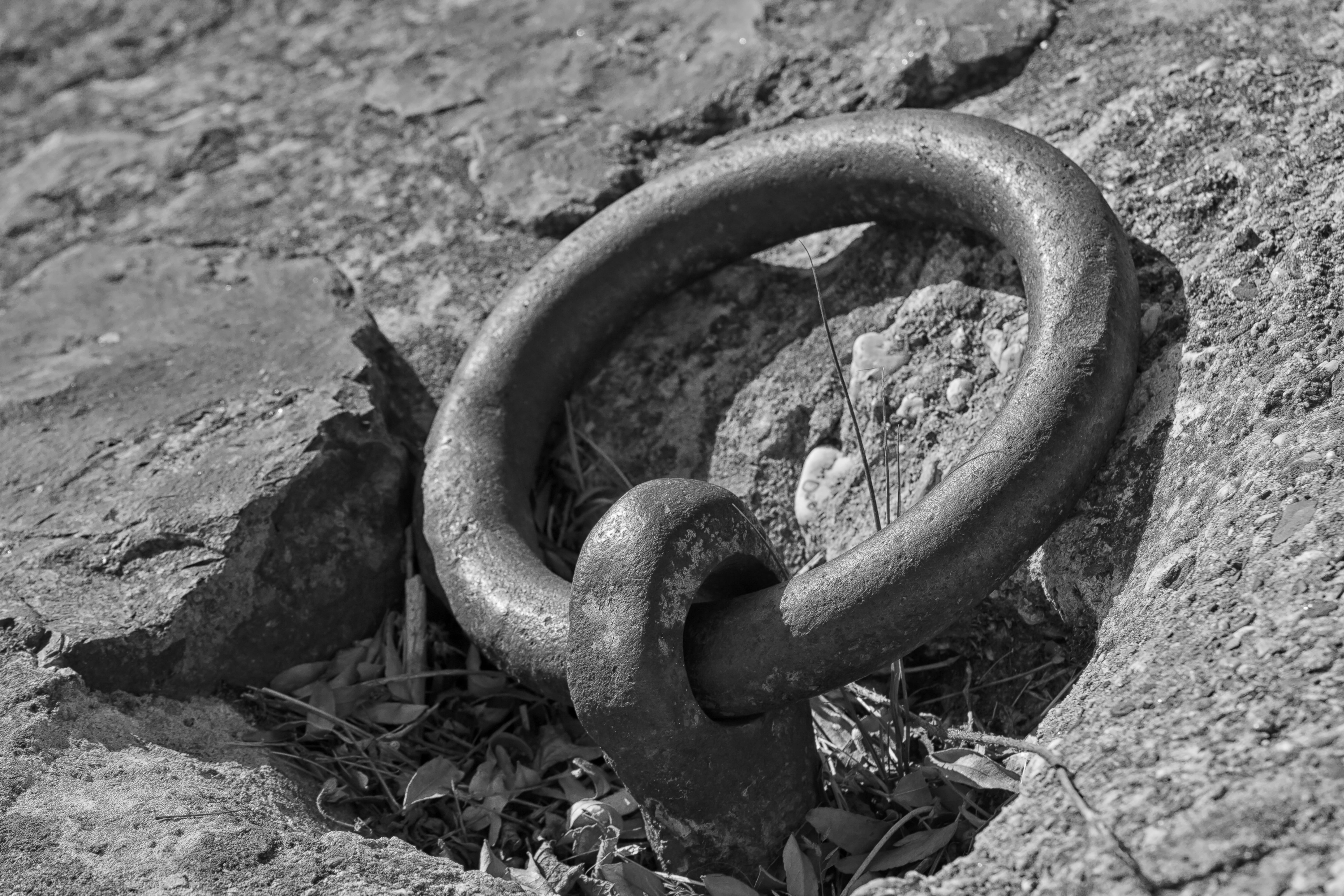 sunlight, antique, rock, ring, eyelet, day, nature, 5K, rings, metal, field, chain, rust, wheel, rusty, security, iron - metal, land, port, rock - object, HD Wallpaper